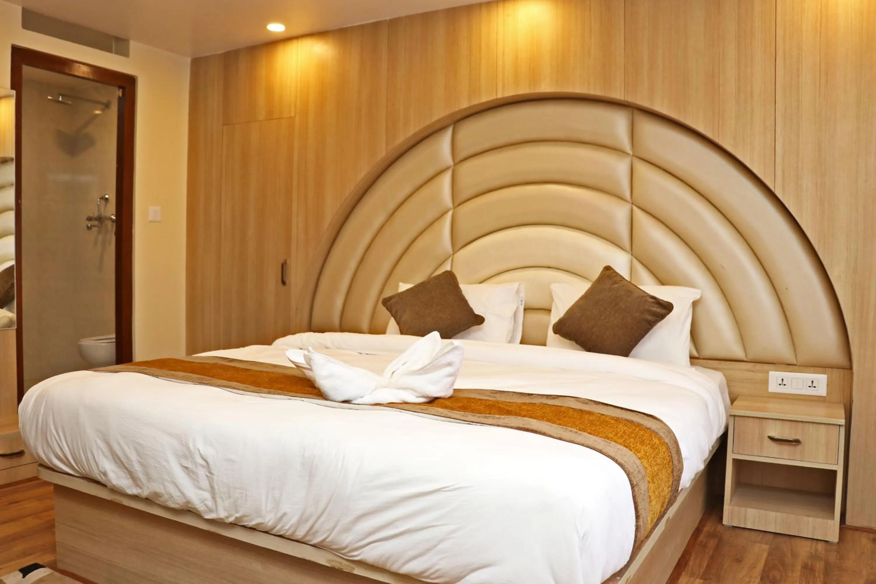 Bedroom, Bed in Hotel Airport Gurkha