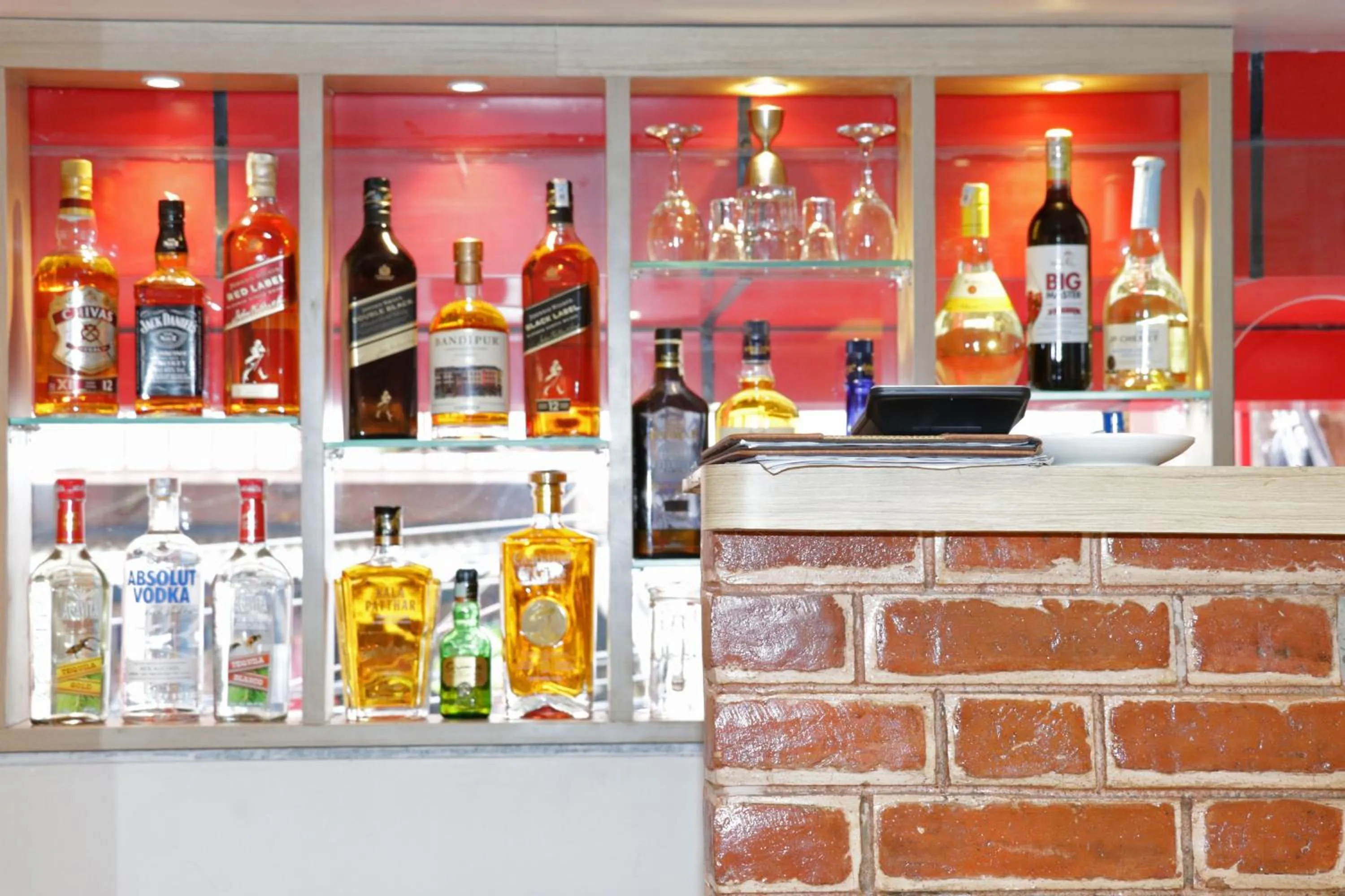 Restaurant/places to eat in Hotel Airport Gurkha