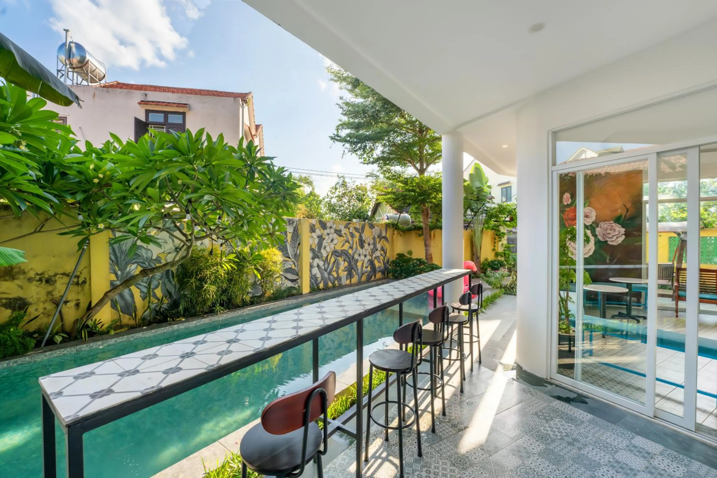 Pool view in La Casa Tra Que