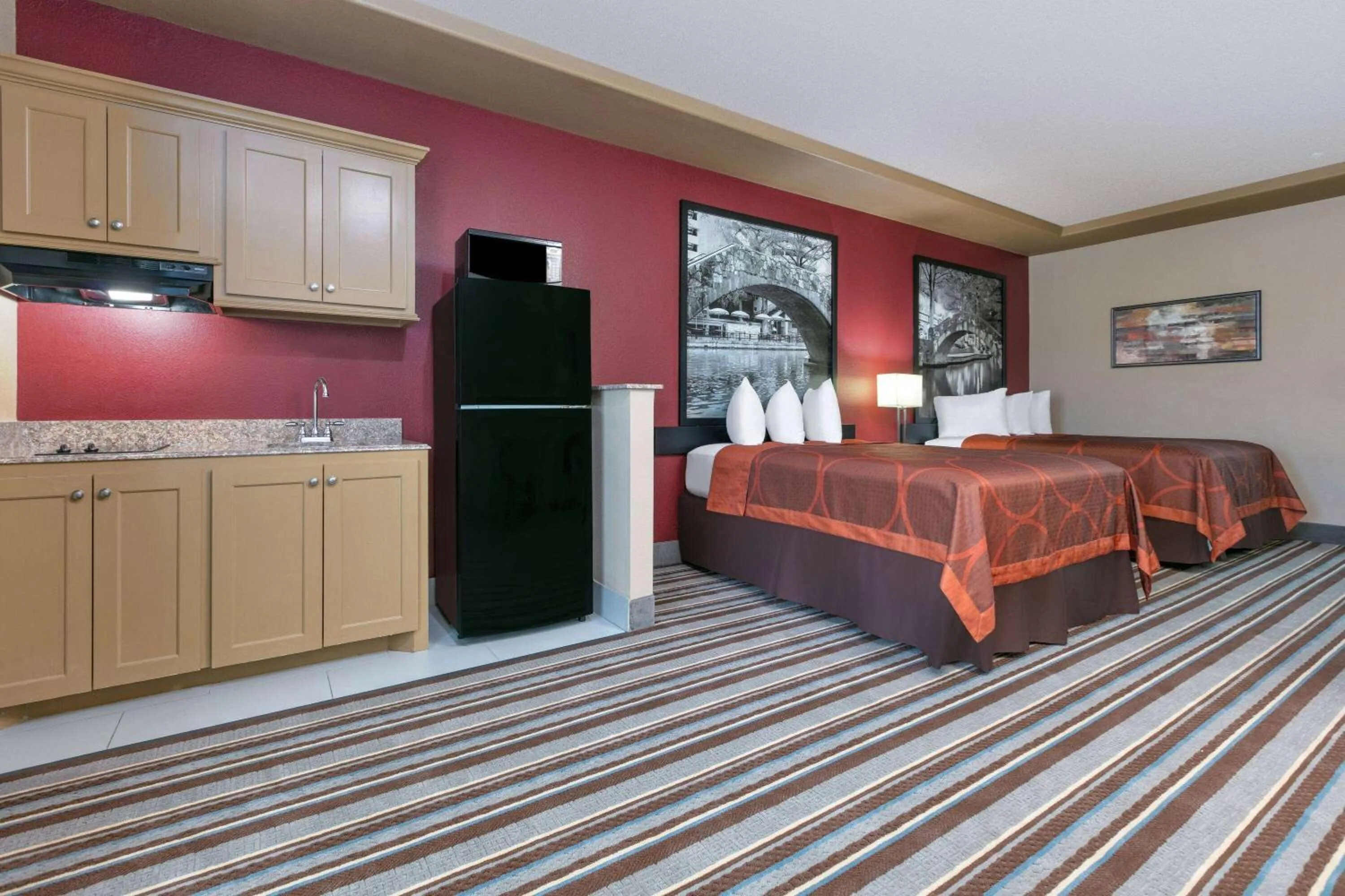 Bed in Super 8 by Wyndham Karnes City