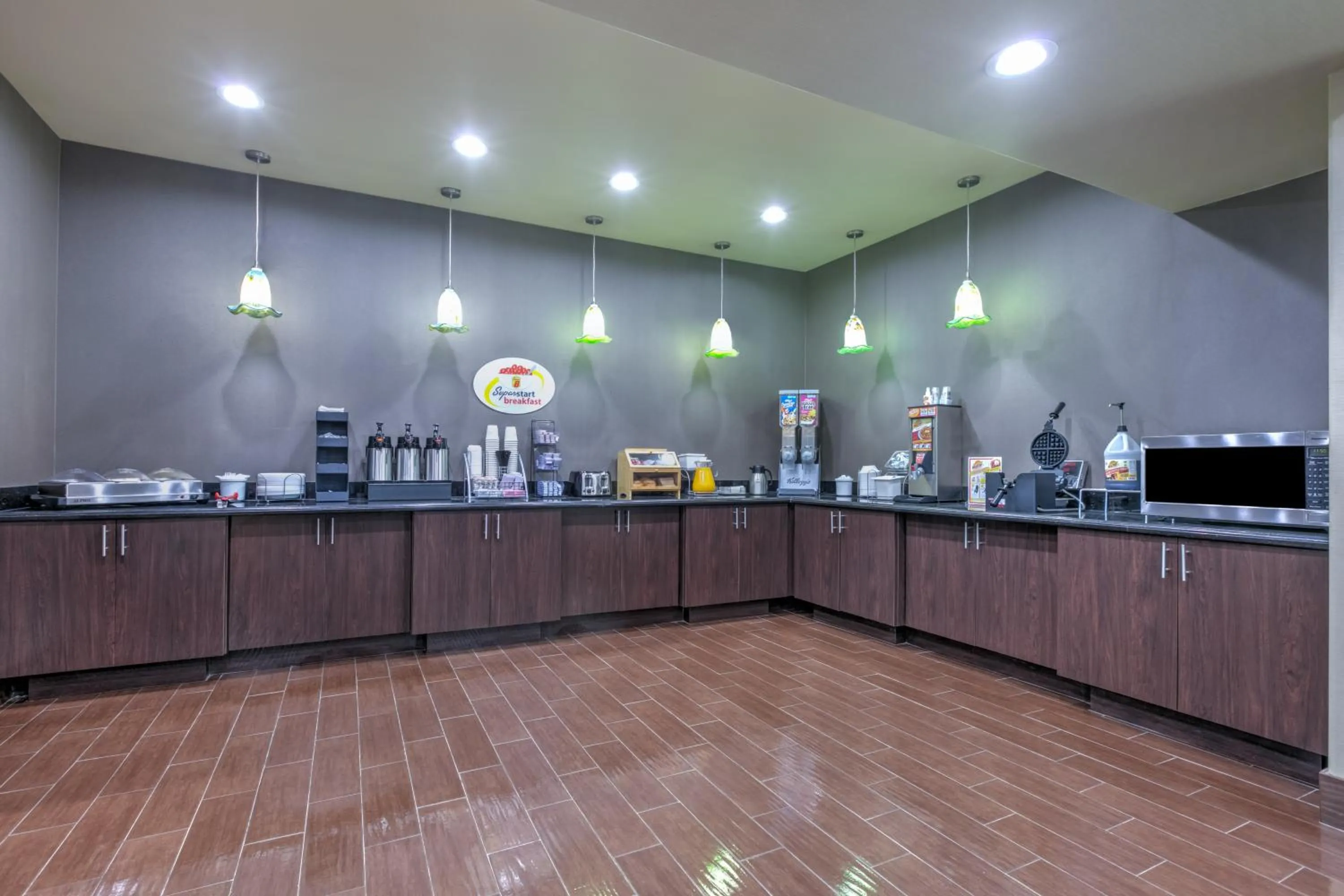 Area and facilities in Super 8 by Wyndham Karnes City