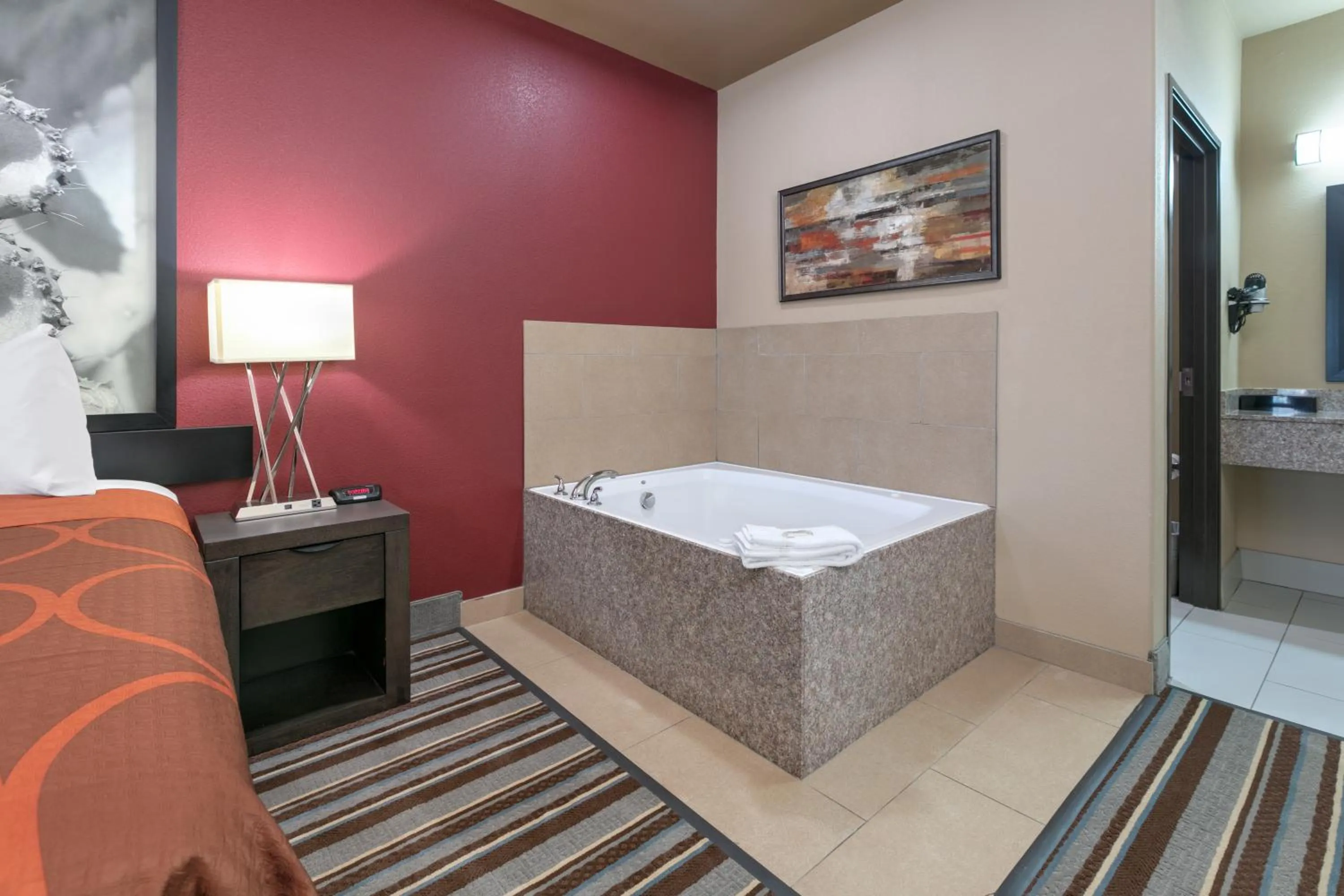 Hot Tub, Bed in Super 8 by Wyndham Karnes City