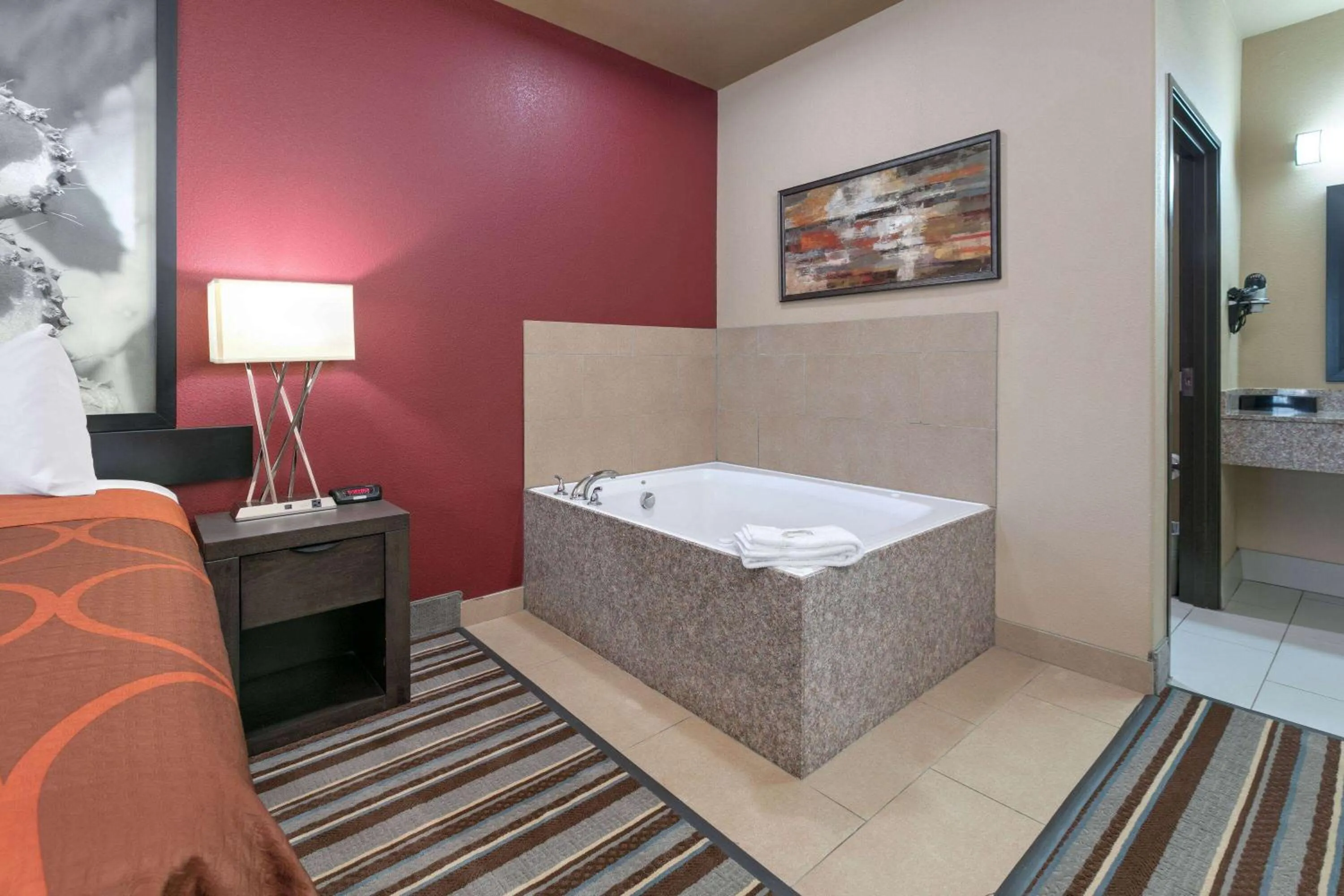 Hot Tub, Bed in Super 8 by Wyndham Karnes City