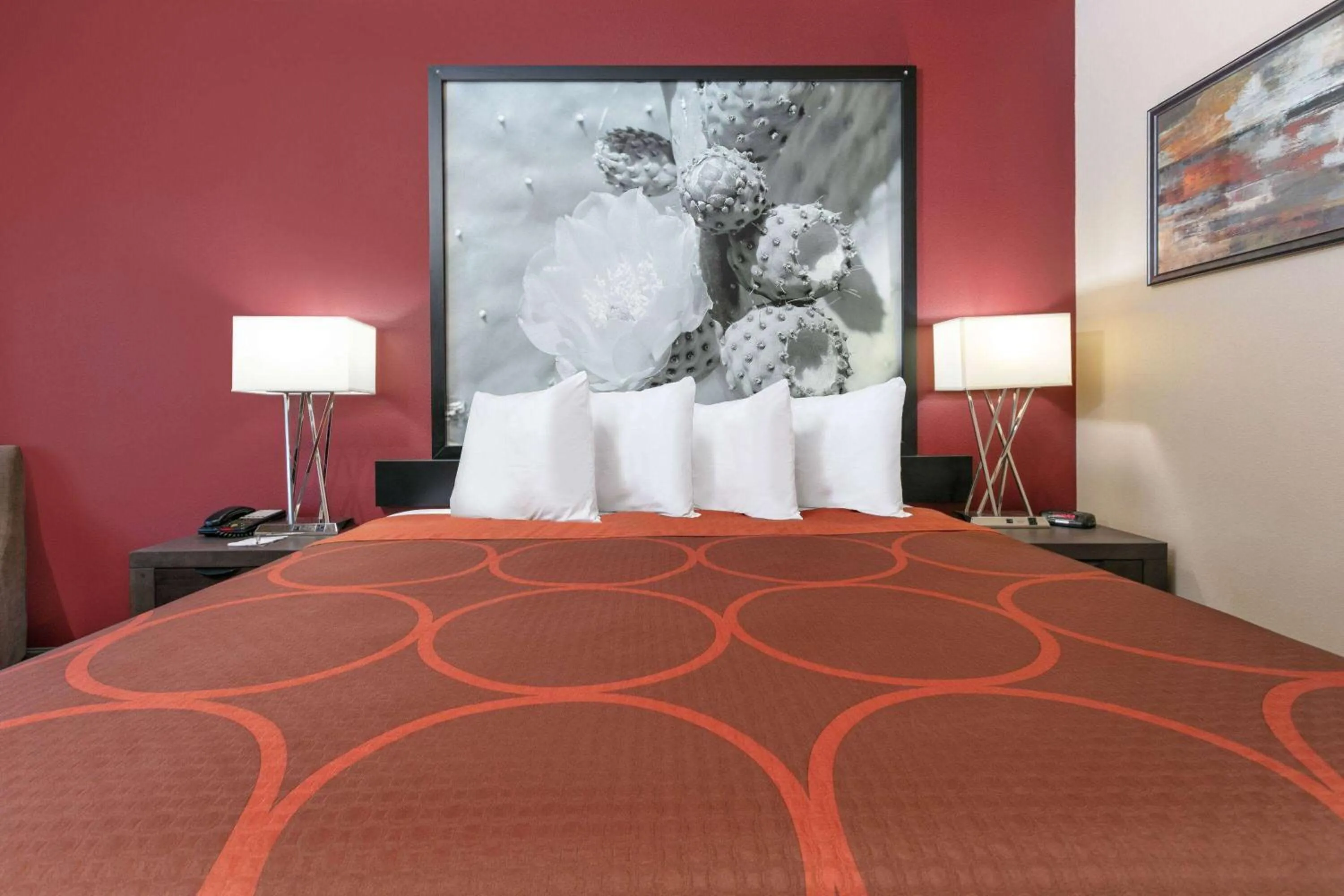 Photo of the whole room, Bed in Super 8 by Wyndham Karnes City