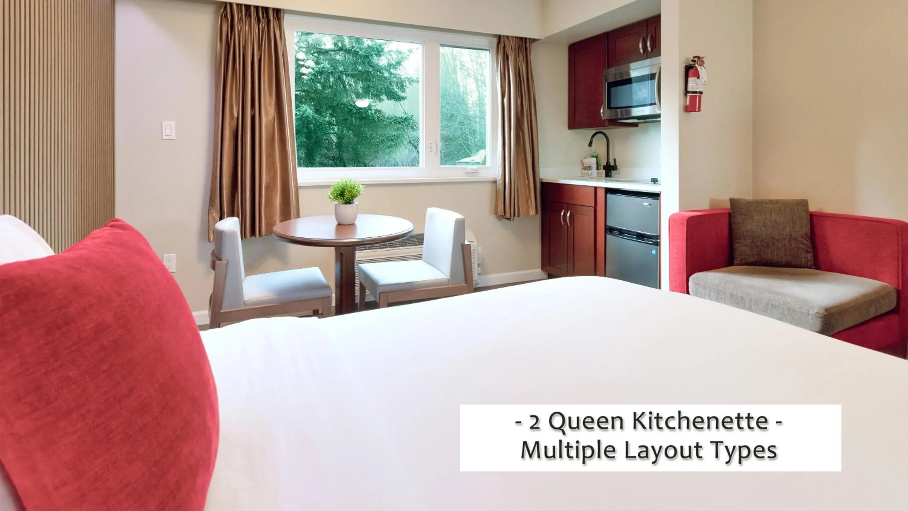 Bedroom, Bed in Gibsons Garden Hotel