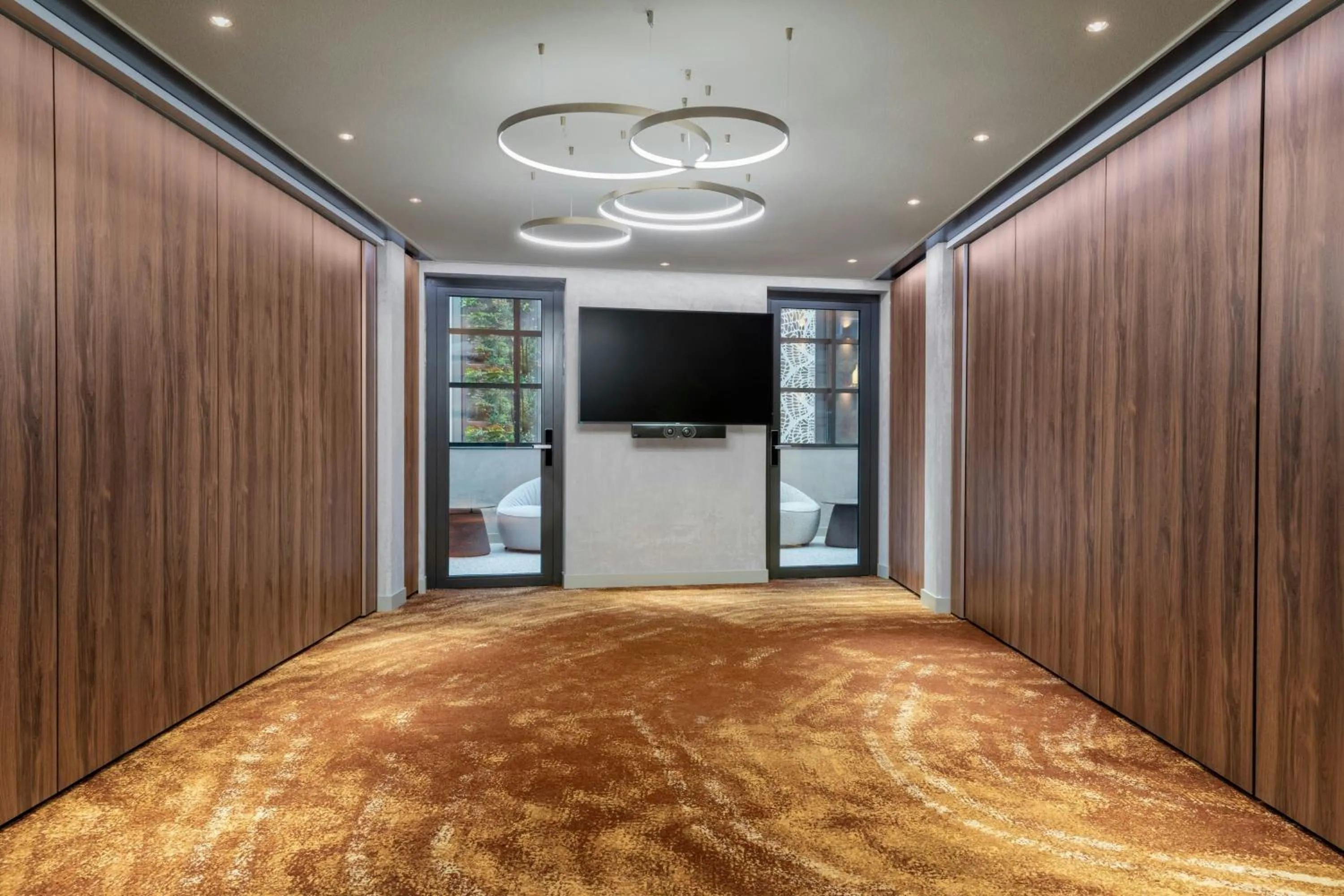 Meeting/conference room, Bed in Renaissance Amsterdam Hotel