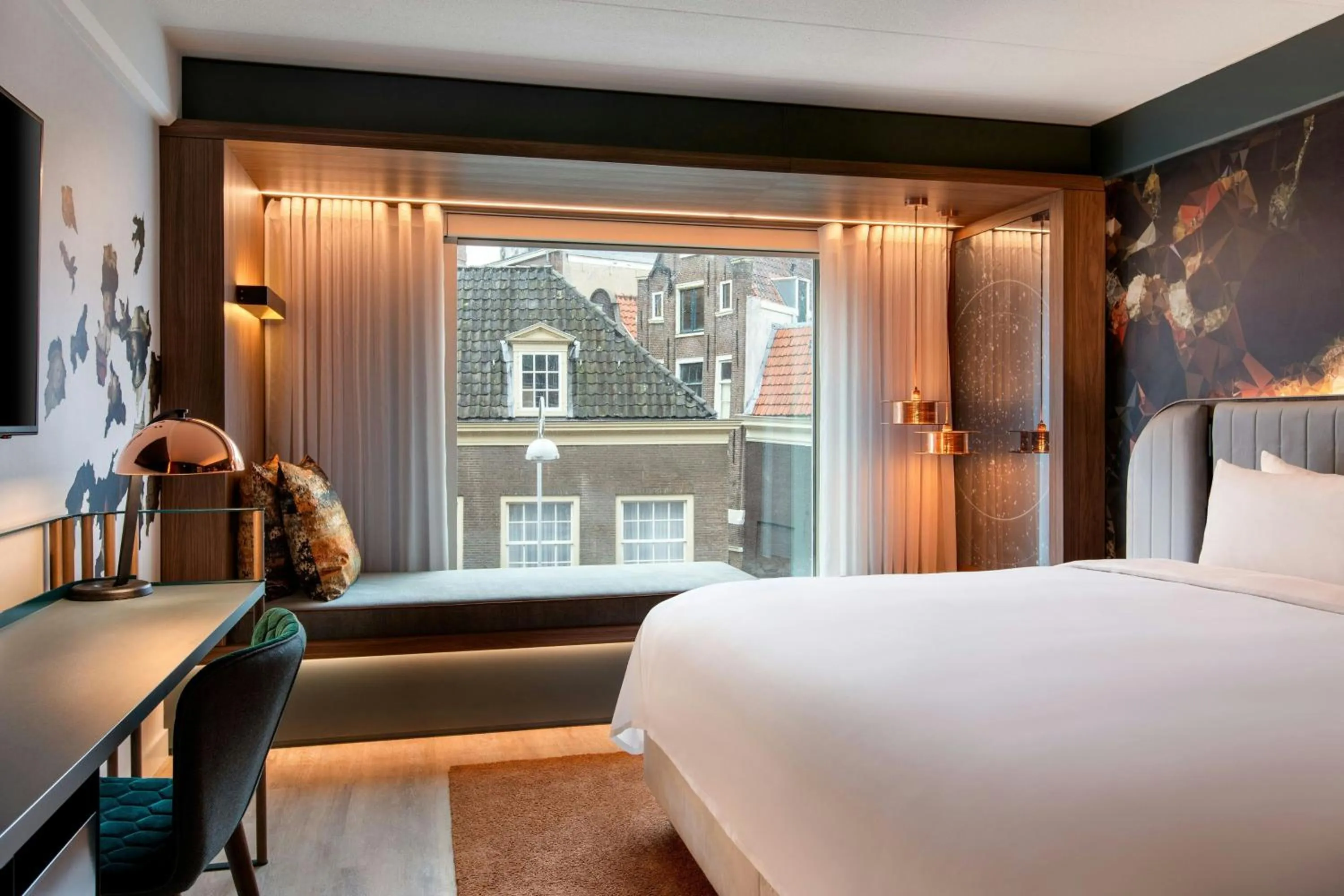 Photo of the whole room, Bed in Renaissance Amsterdam Hotel