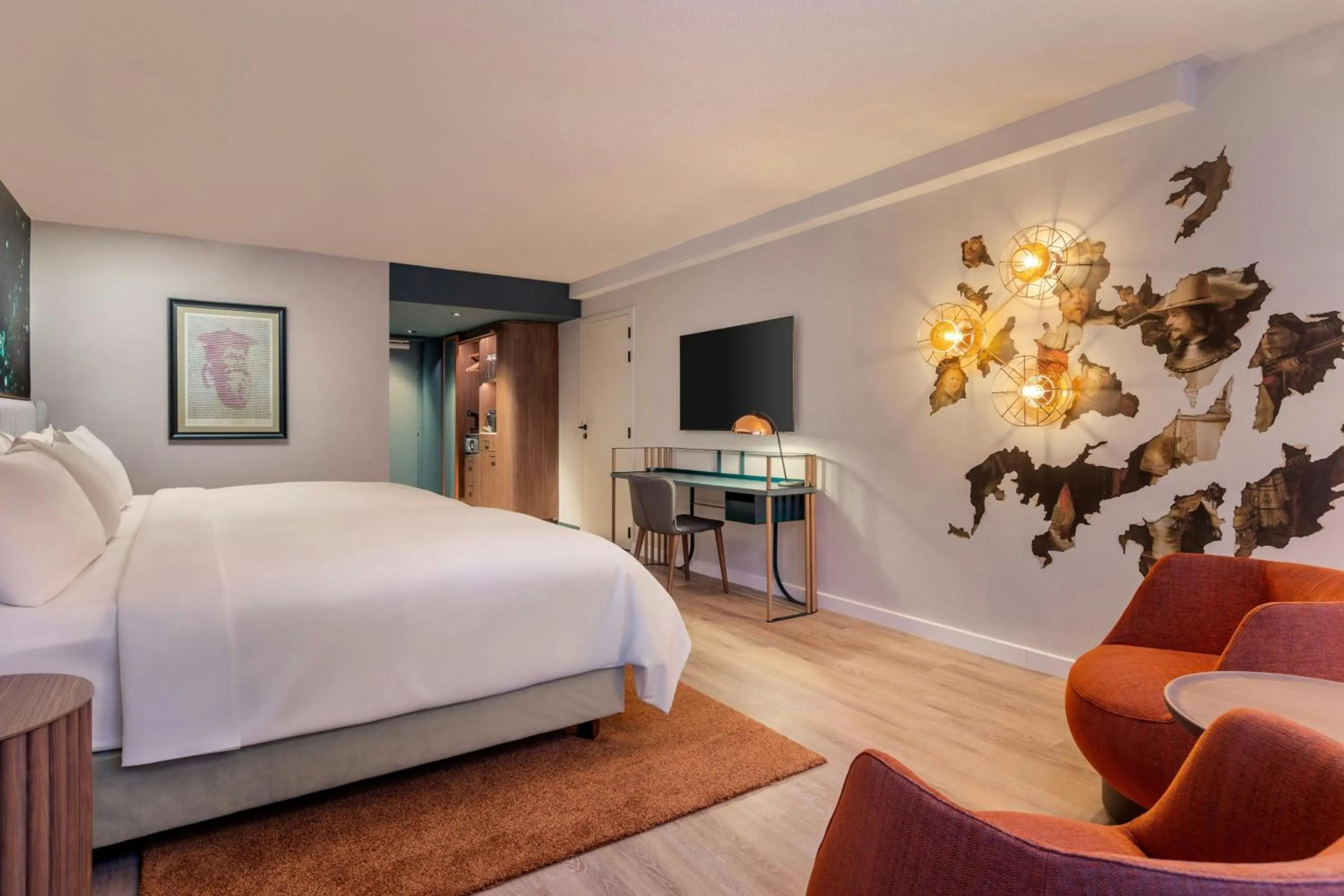 Photo of the whole room, Bed in Renaissance Amsterdam Hotel