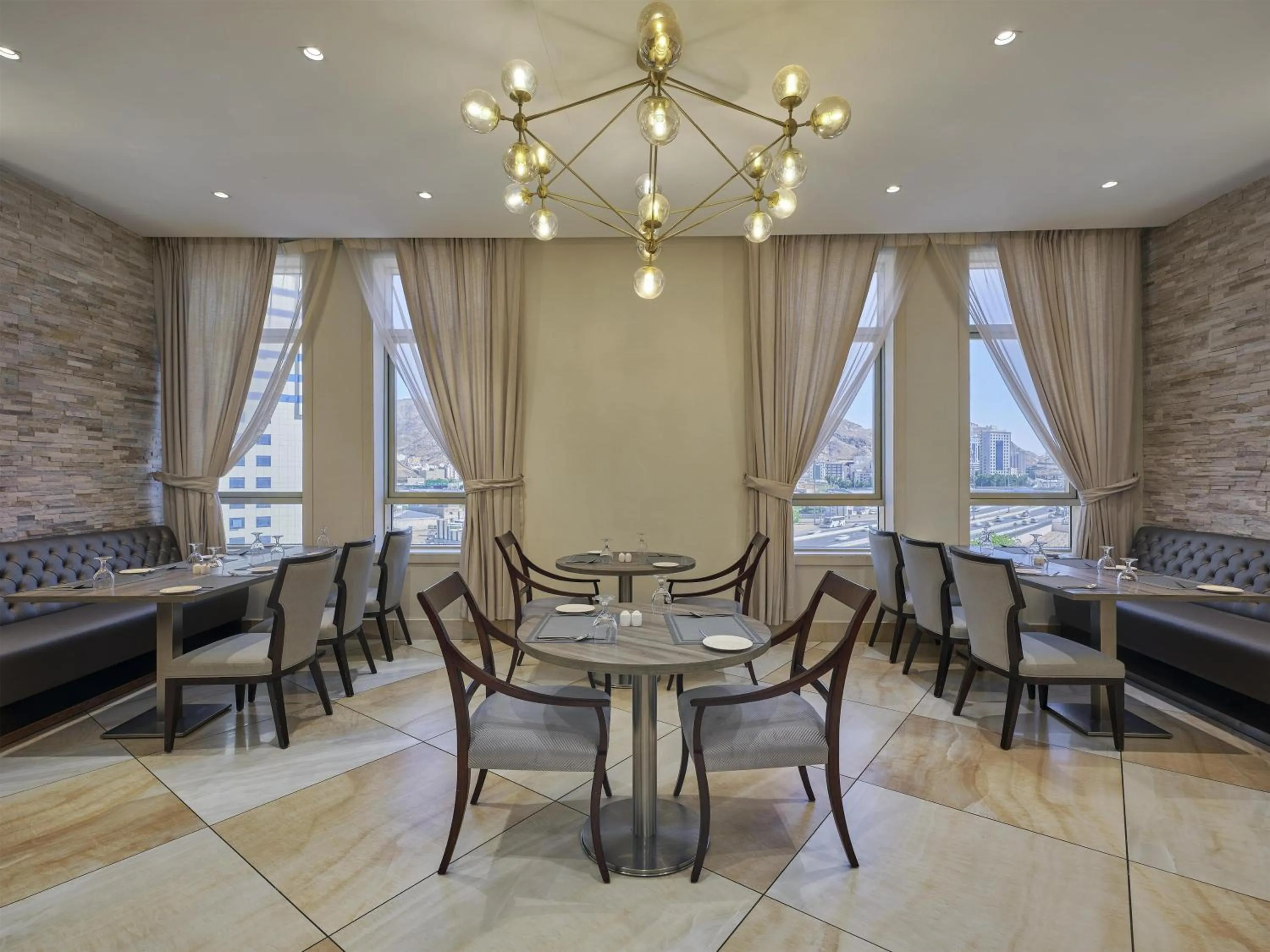 Restaurant/places to eat in Wirgan Al Noor, Tapestry Collection by Hilton