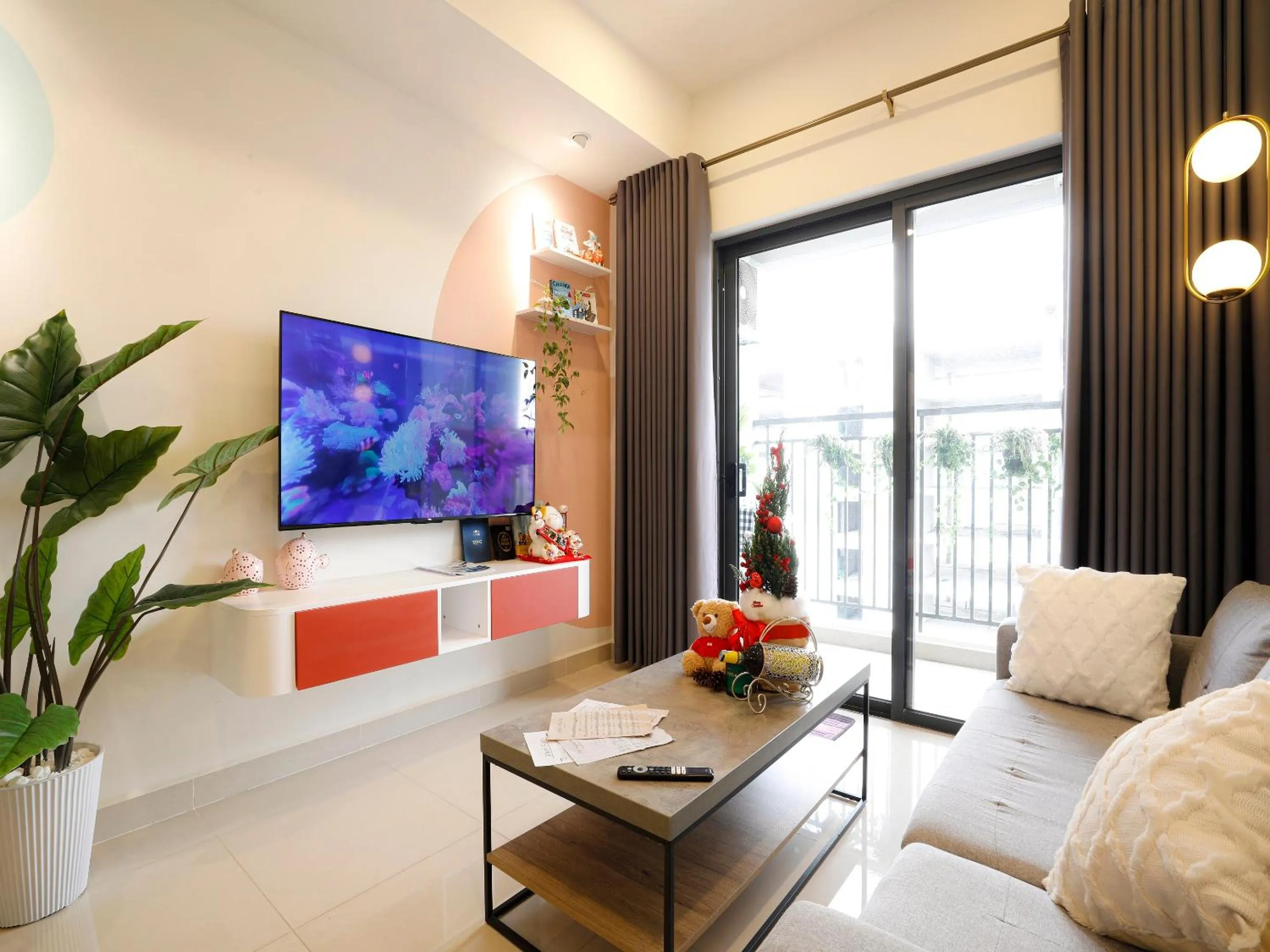 Communal lounge/ TV room in May Soho Saigon Serviced Apartment
