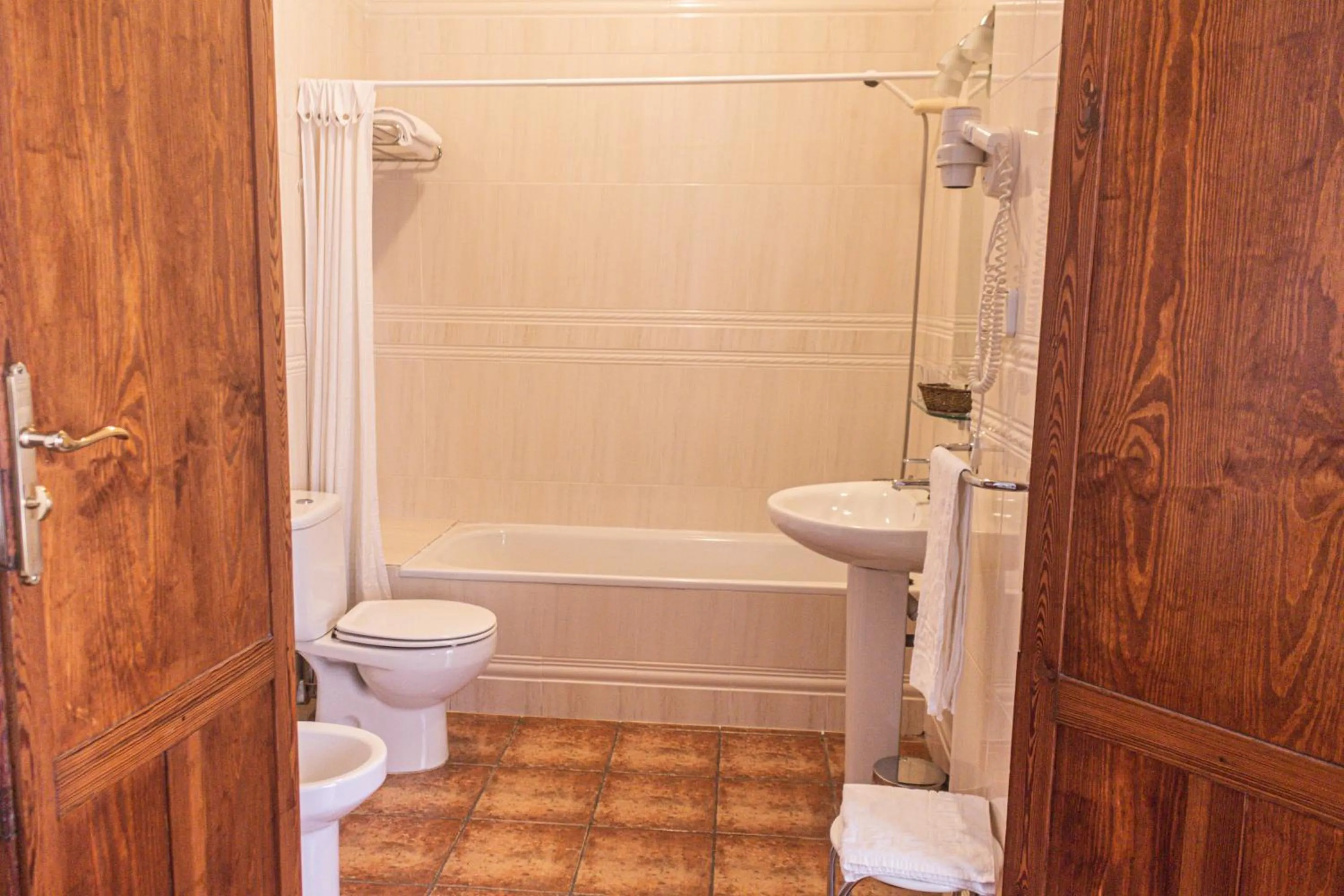 Bathroom in Hotel Tàrbena