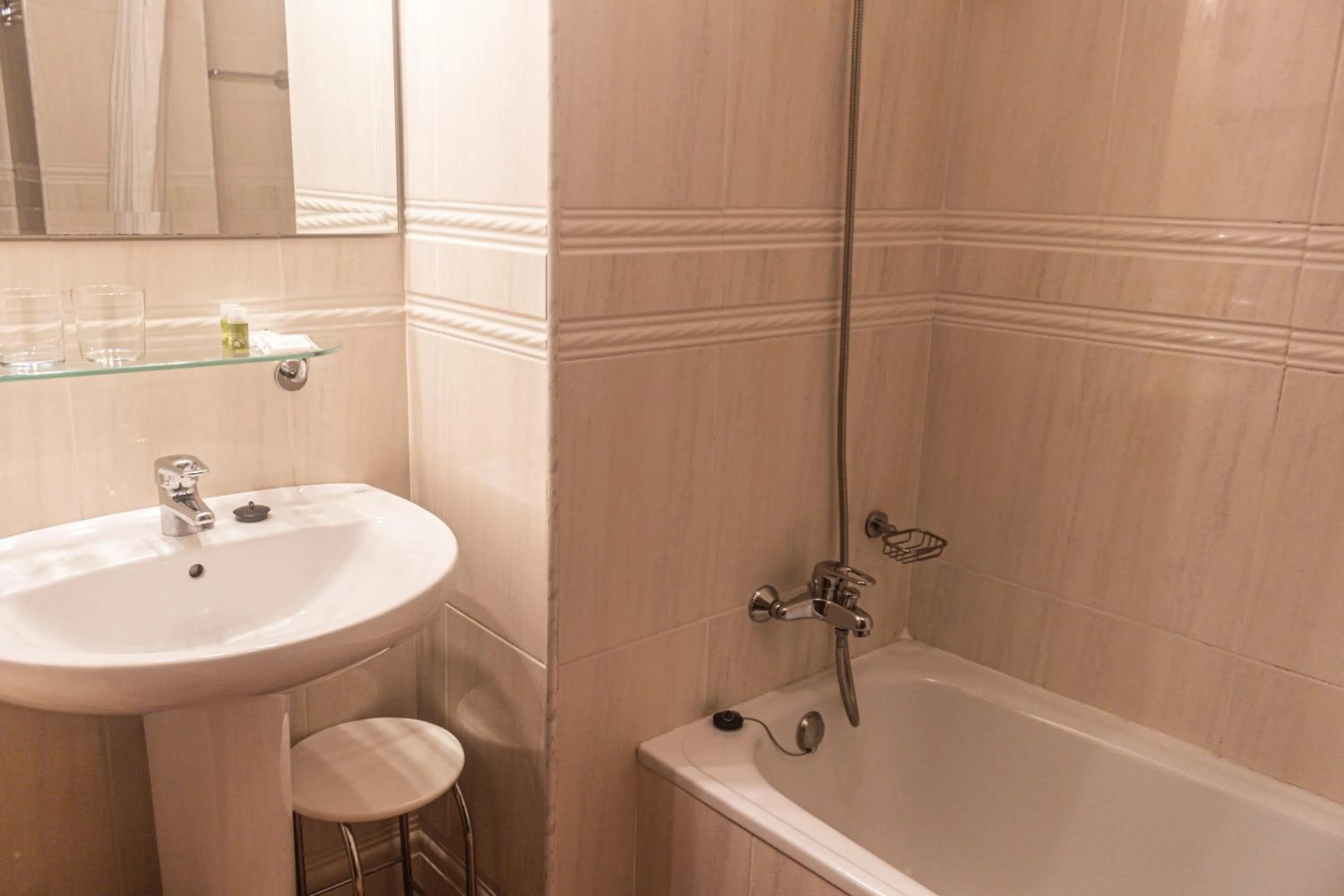 Shower in Hotel Tàrbena