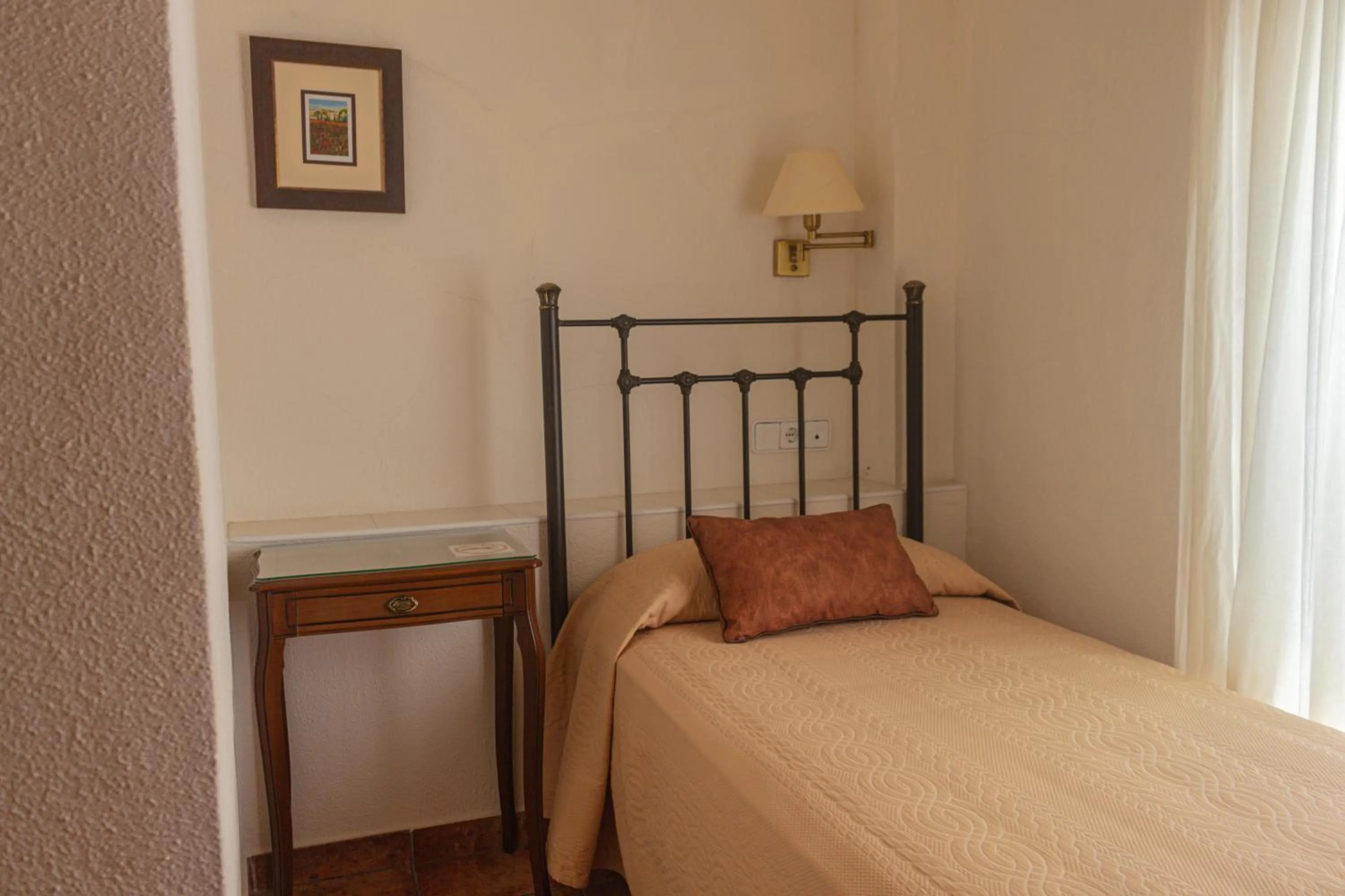 Bed in Hotel Tàrbena