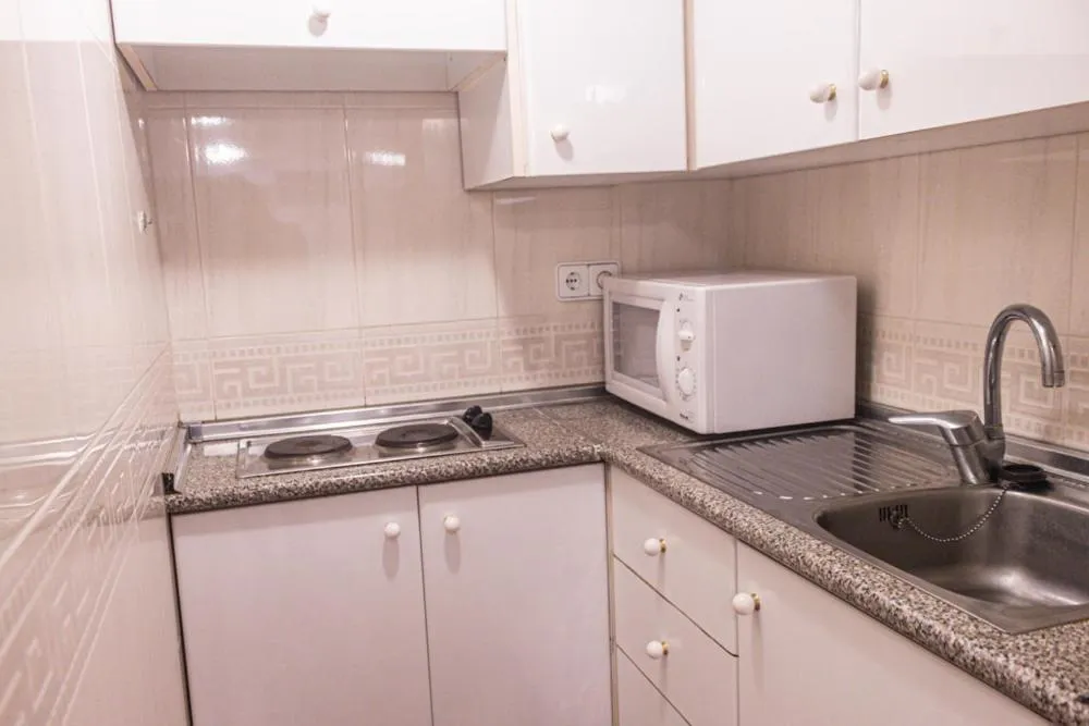 Kitchen or kitchenette in Hotel Tàrbena