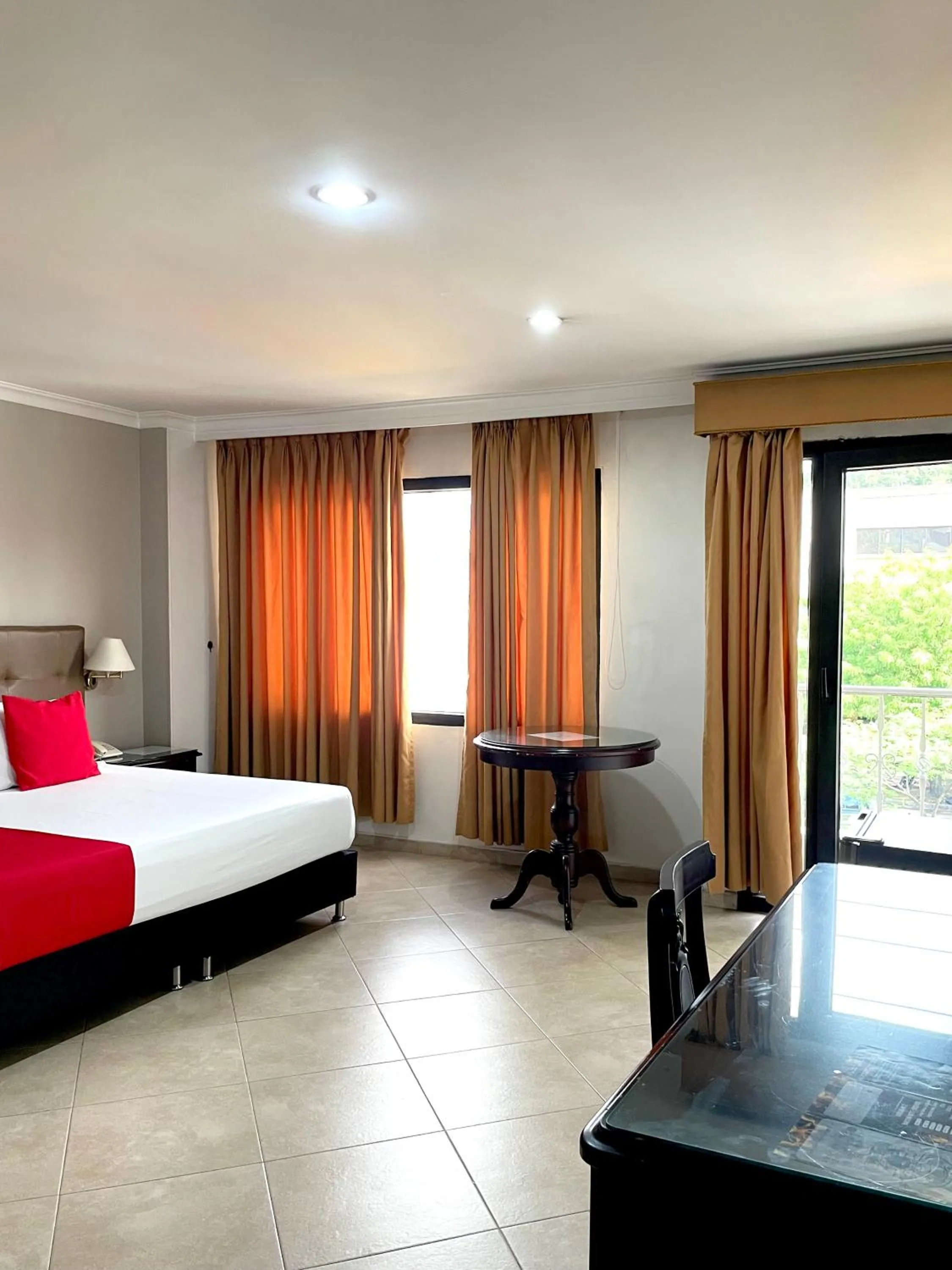 Seating area, Bed in Hotel Prince Plaza - Laureles Estadio