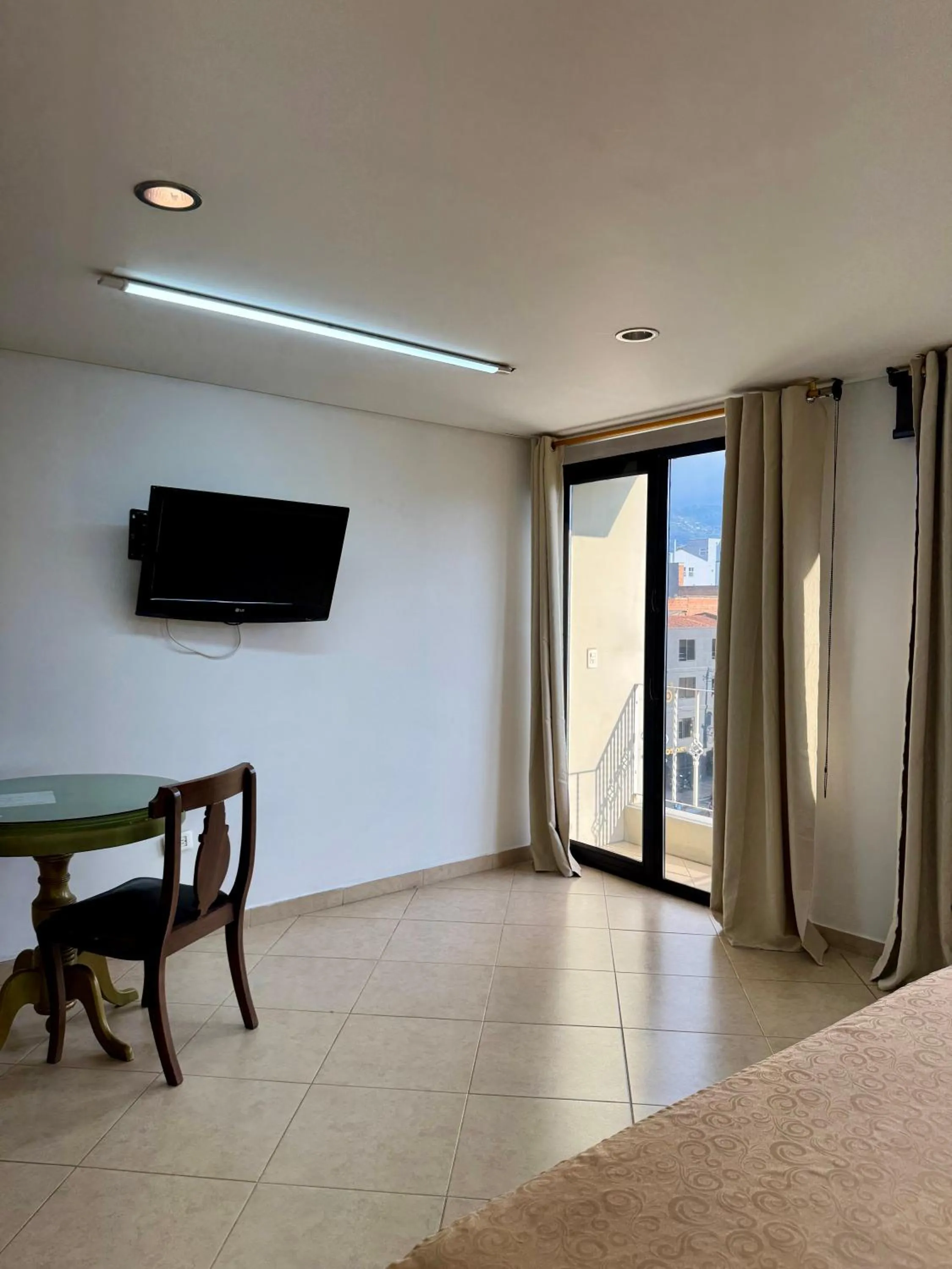 TV and multimedia in Hotel Prince Plaza - Laureles Estadio