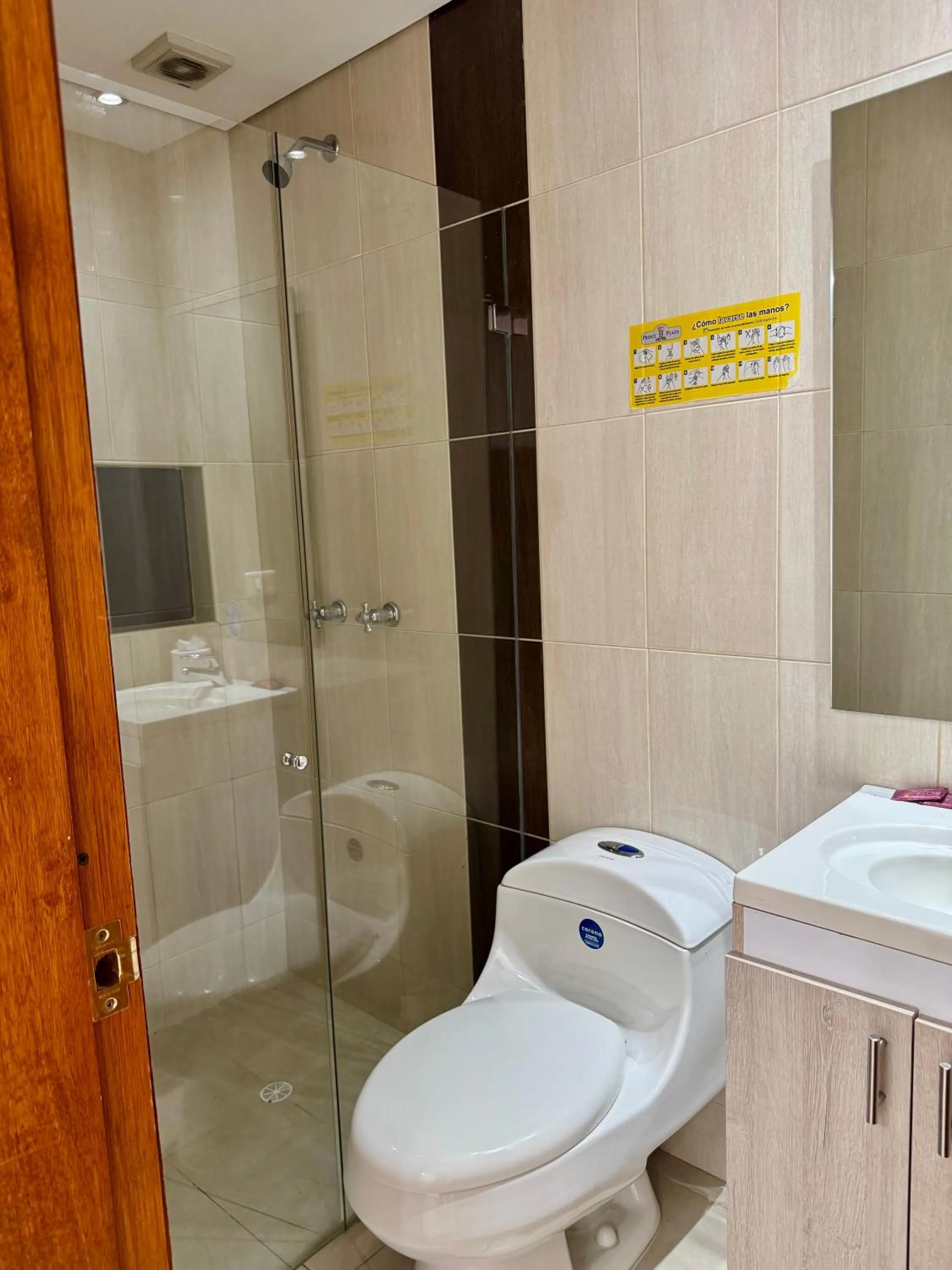 Bathroom in Hotel Prince Plaza - Laureles Estadio