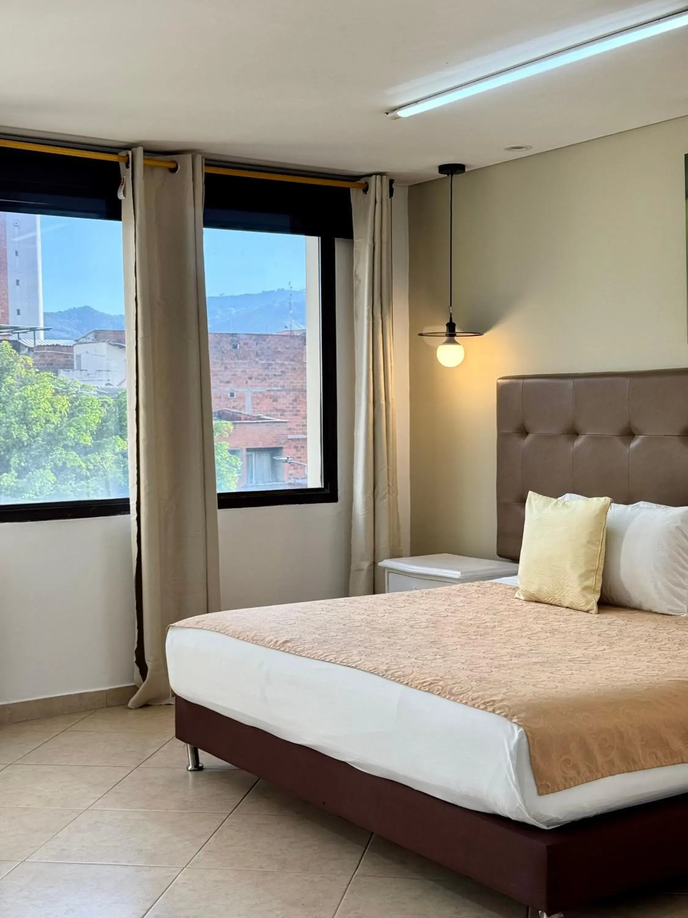 Suite with City View - single occupancy in Hotel Prince Plaza - Laureles Estadio Suite with City View - single occupancy in Hotel Prince Plaza - Laureles Estadio