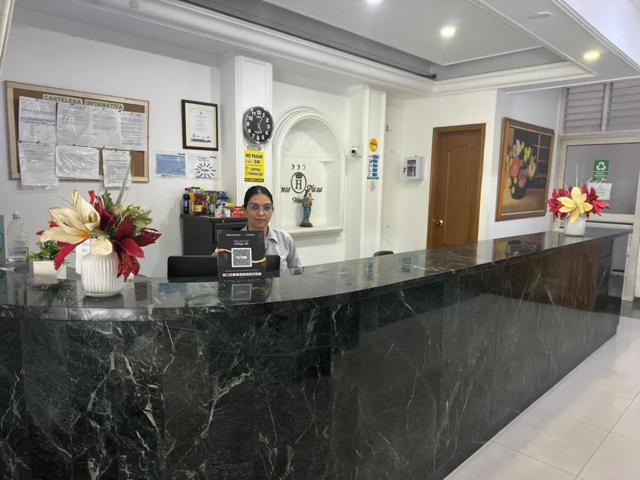 Staff in Hotel Prince Plaza - Laureles Estadio