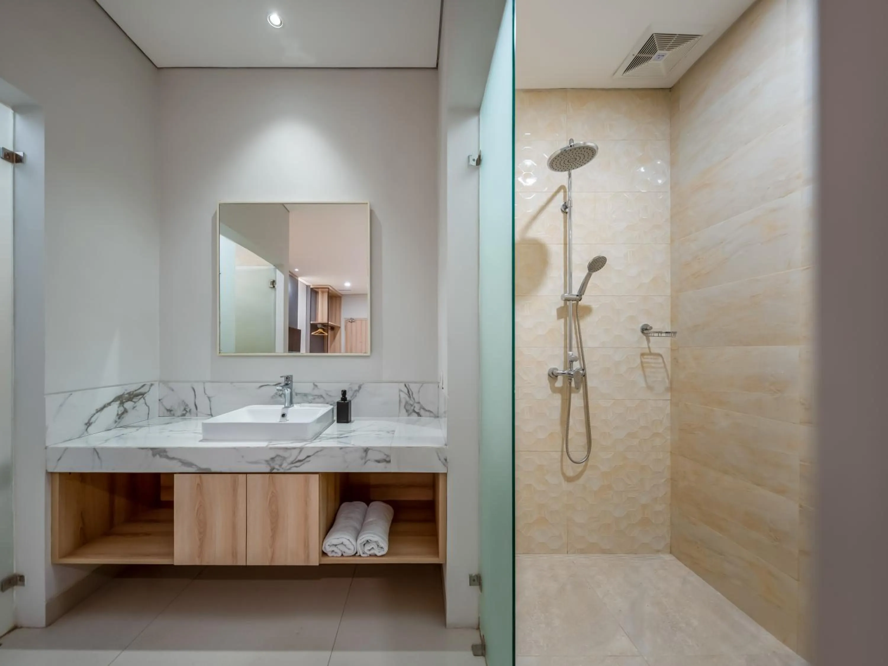 Shower in Cove Bona Sort Pasar Baru