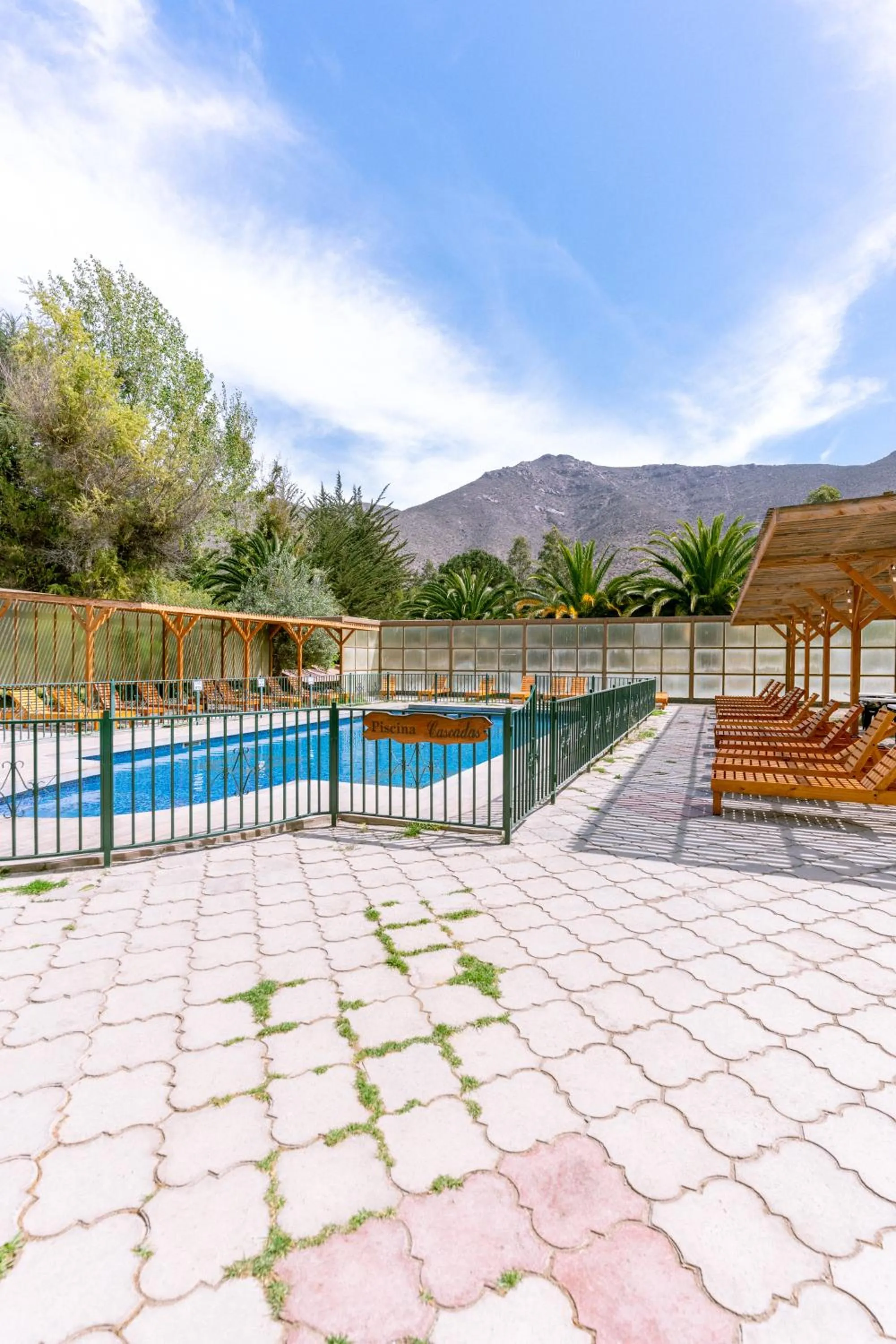 Swimming pool in Hotel Naturaleza Vertientes de Elqui