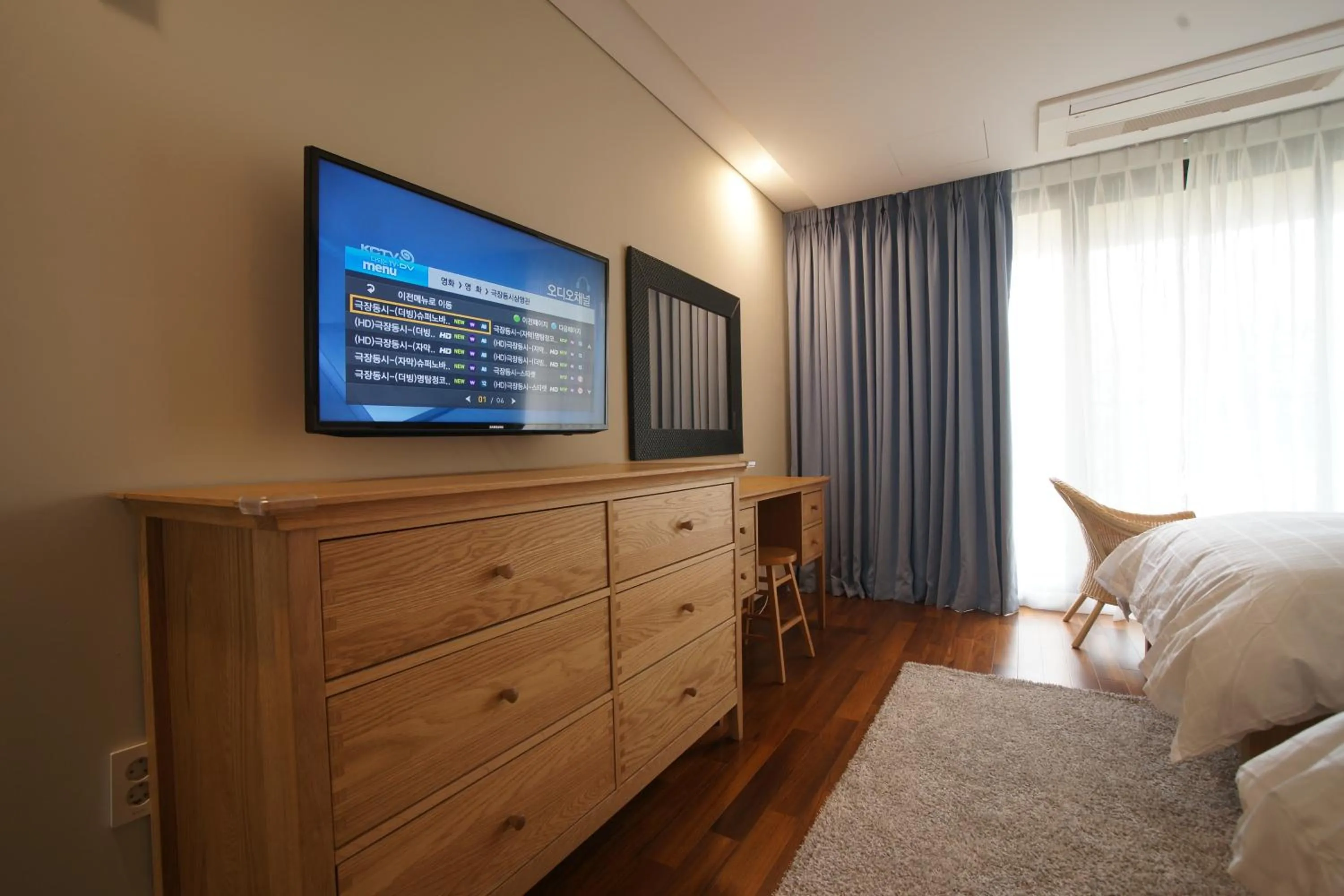 Bedroom, Bed in IlleInn Hotel