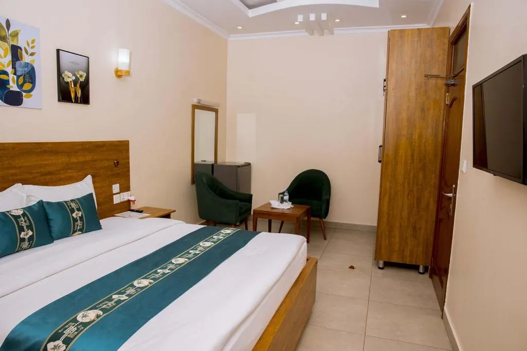 Bed in Velvet Suites