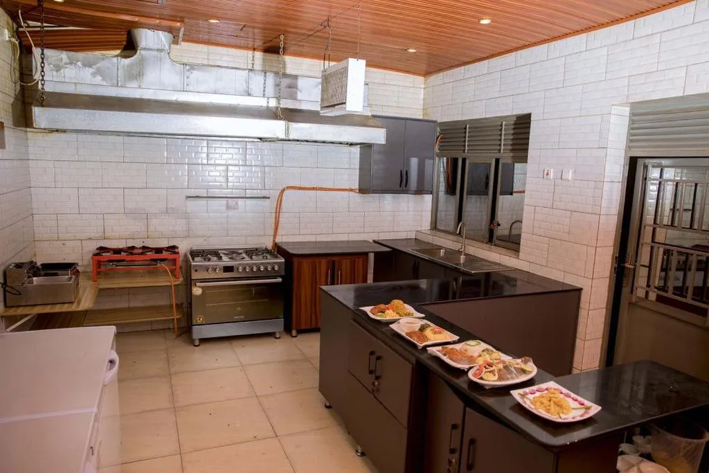 Restaurant/places to eat in Velvet Suites