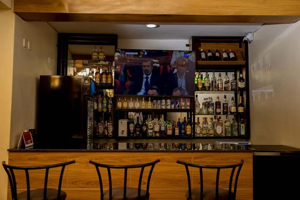 Restaurant/places to eat in Velvet Suites