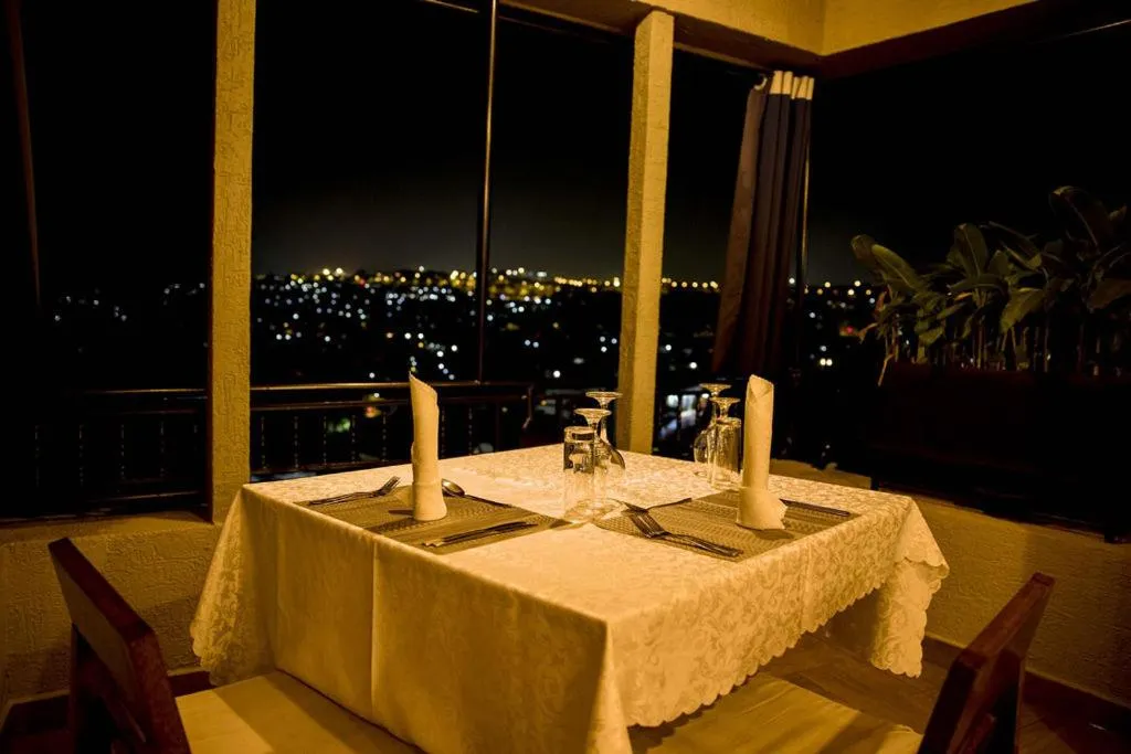 Restaurant/places to eat in Velvet Suites