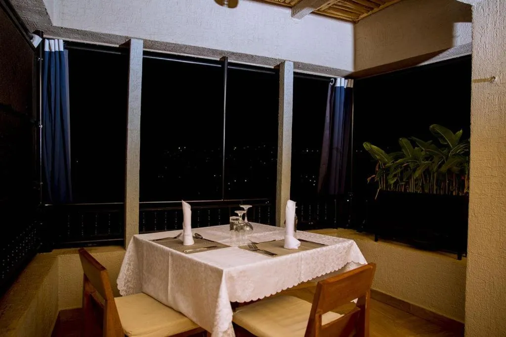 Restaurant/places to eat in Velvet Suites