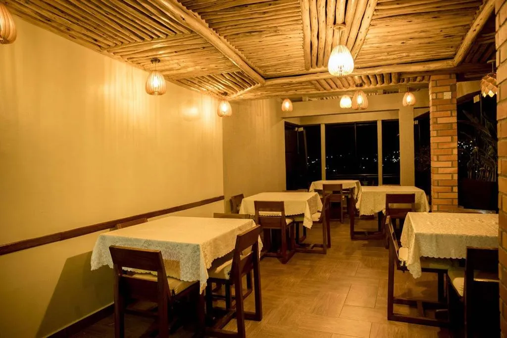 Restaurant/places to eat in Velvet Suites