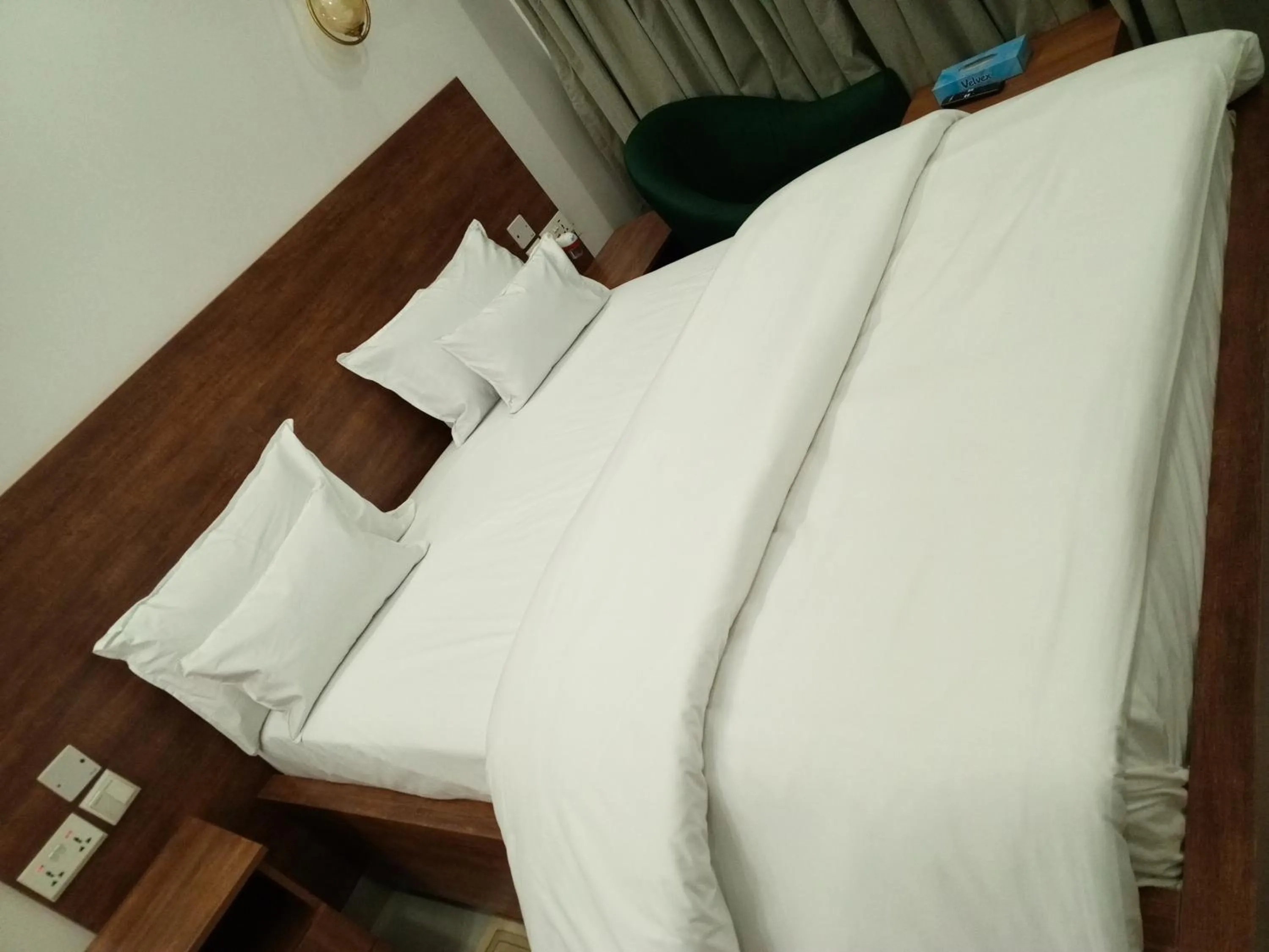 Bed in ALLY NGALI MOTEL