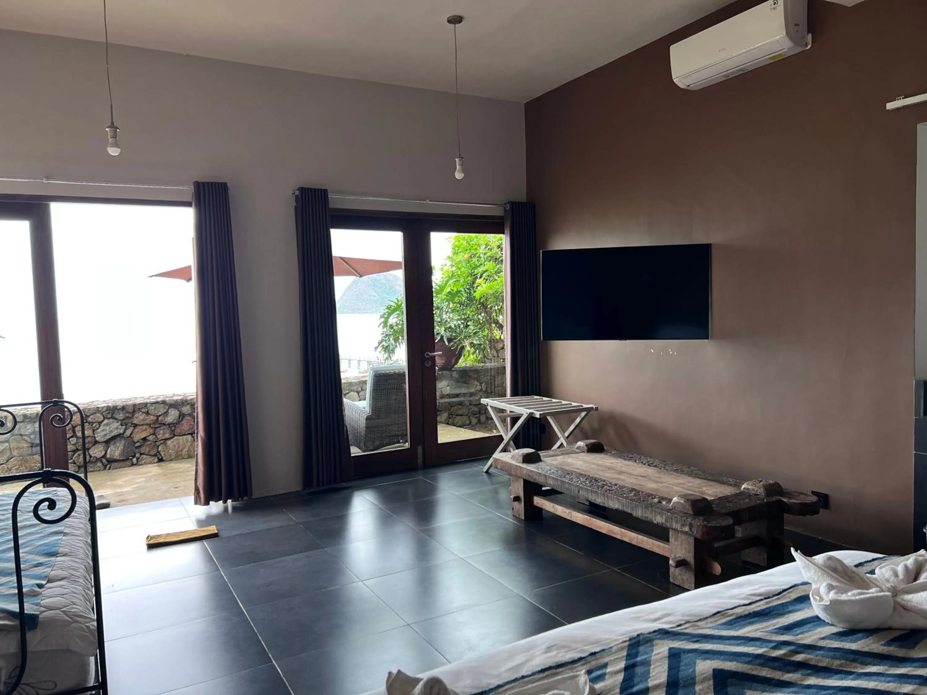 TV and multimedia in Blue Parrot