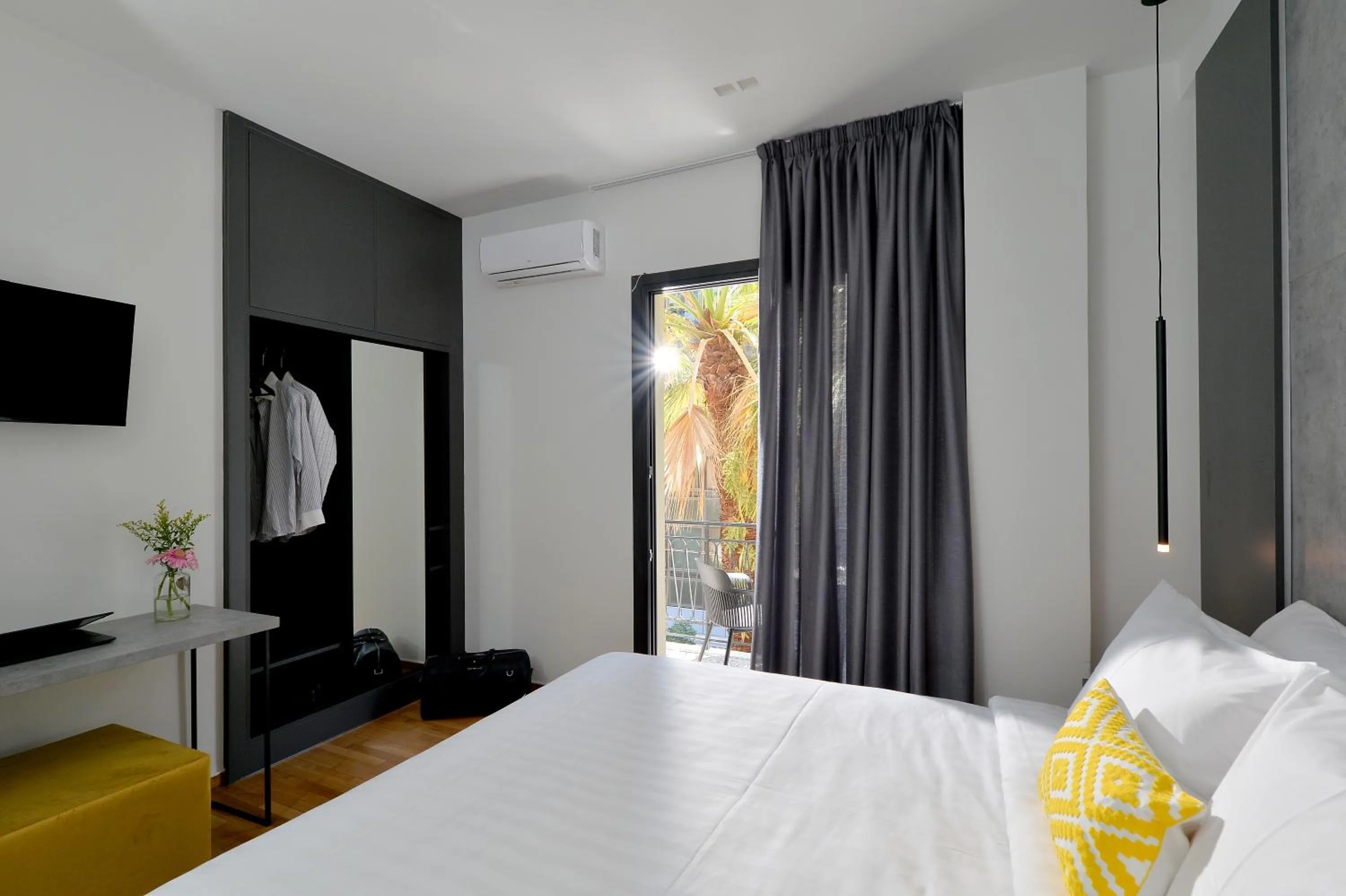 Breakfast, Bed in Athenian Gem