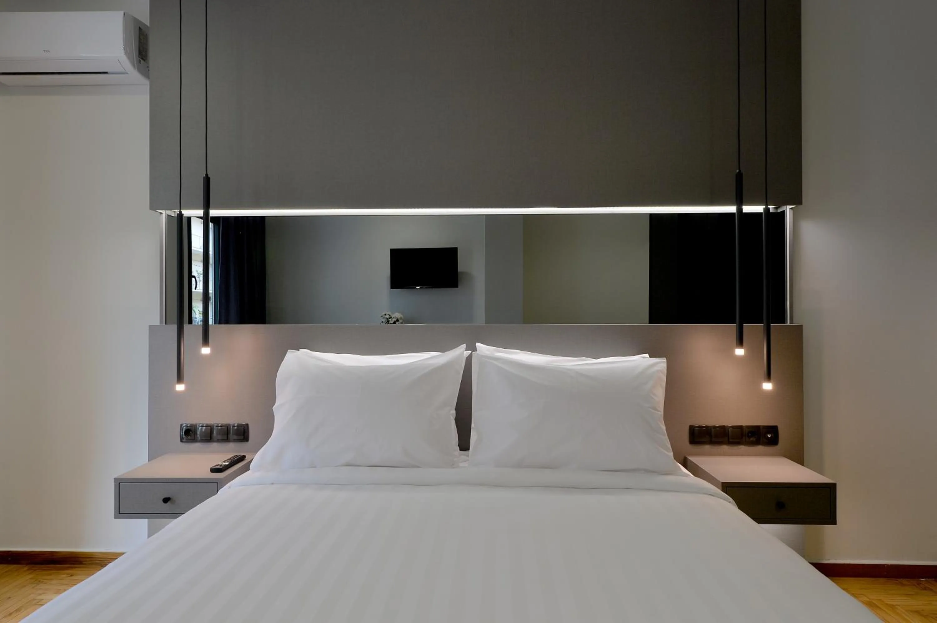 TV and multimedia, Bed in Athenian Gem