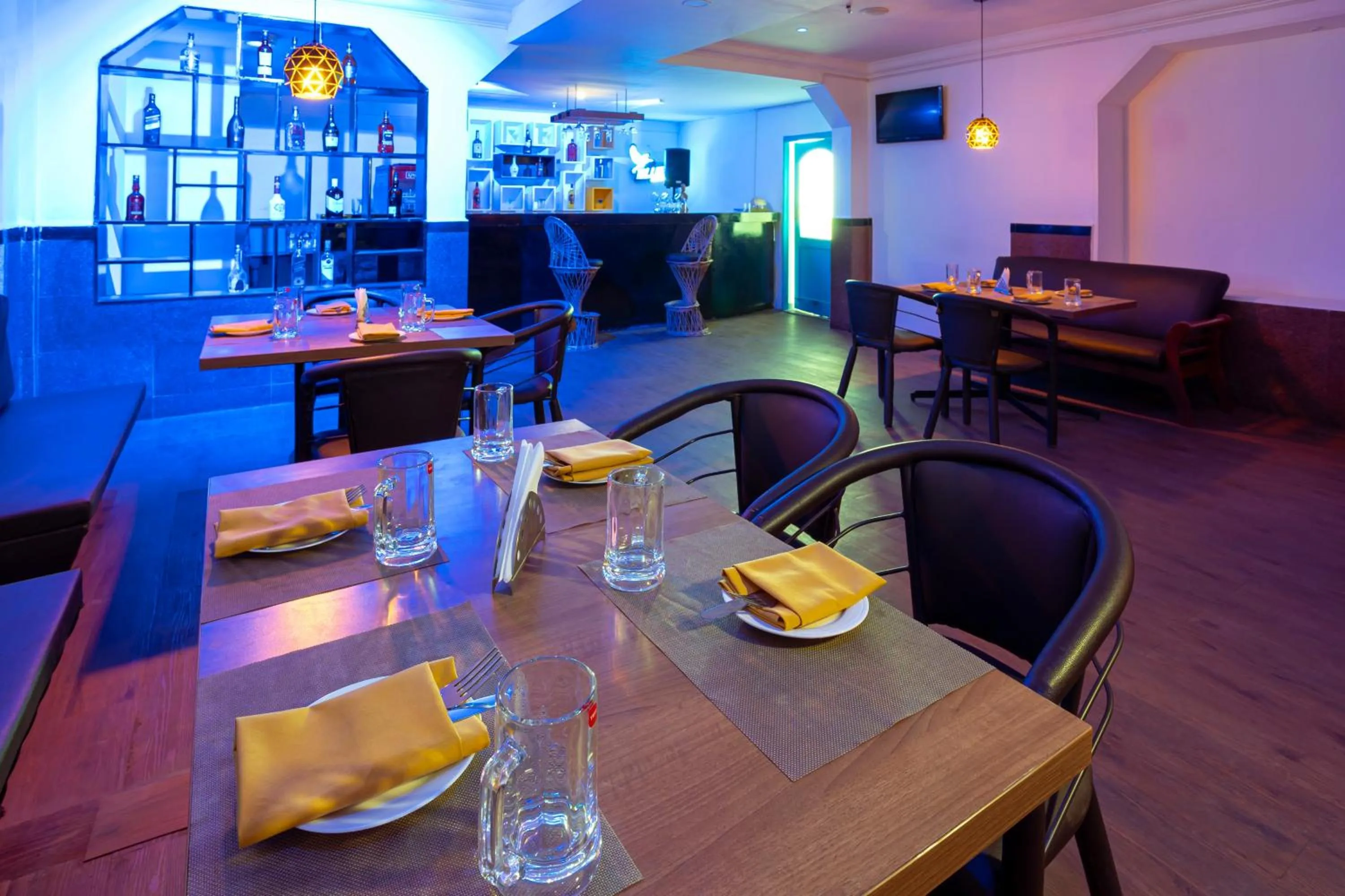 Lounge or bar in Zip by Spree Hotels Mangala International