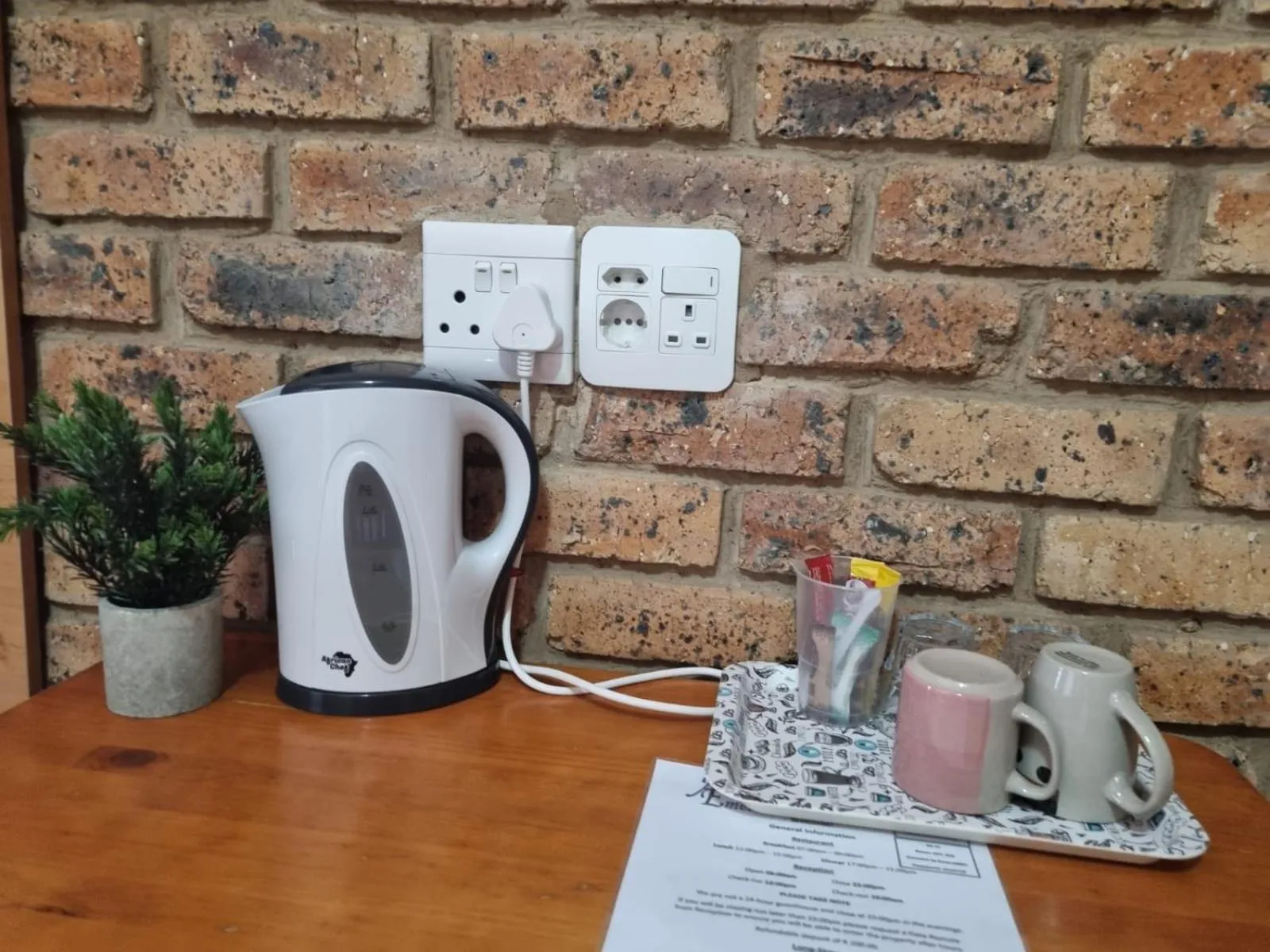 Coffee/tea facilities in Emerald Guesthouse