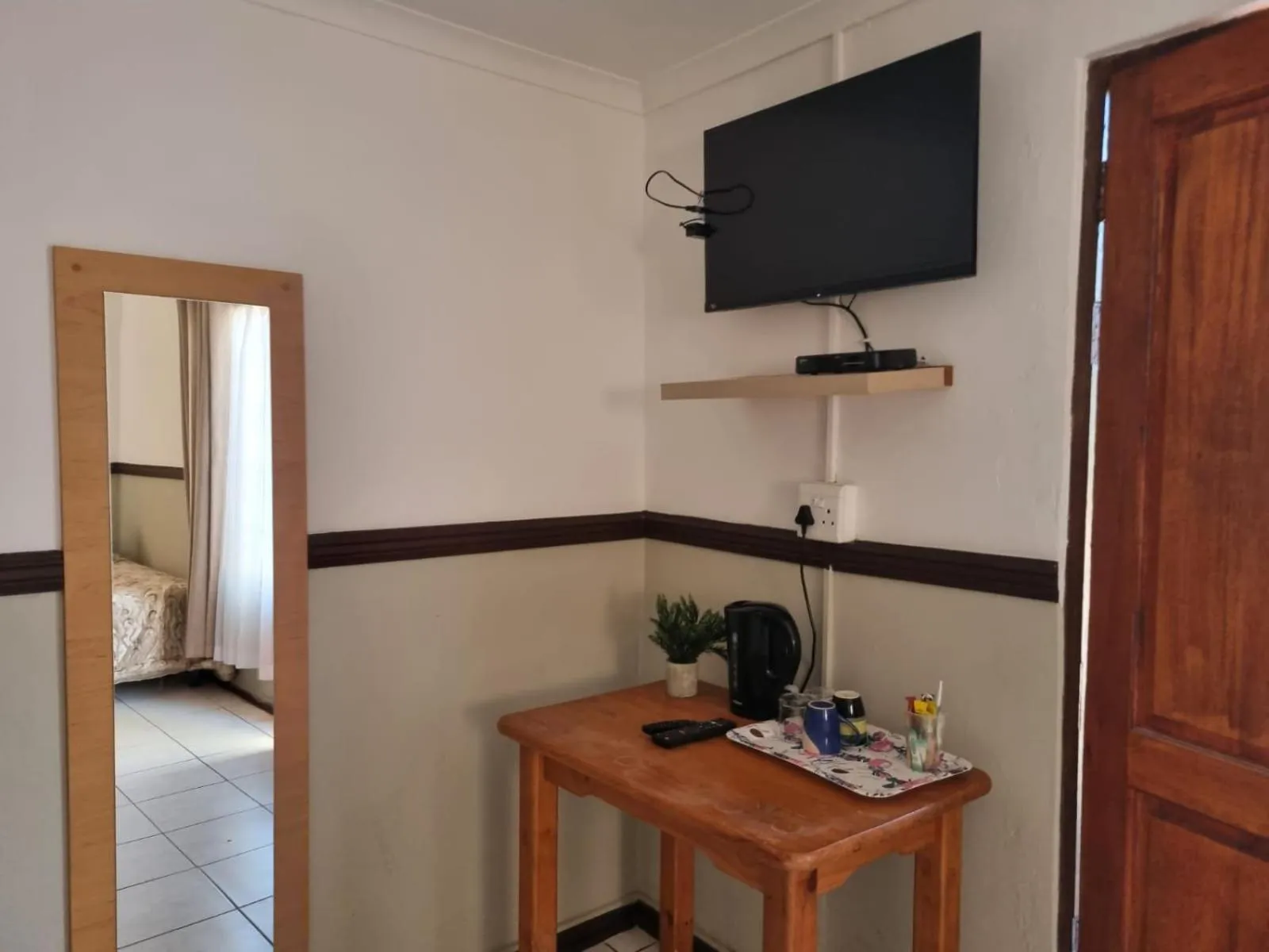 Coffee/tea facilities in Emerald Guesthouse