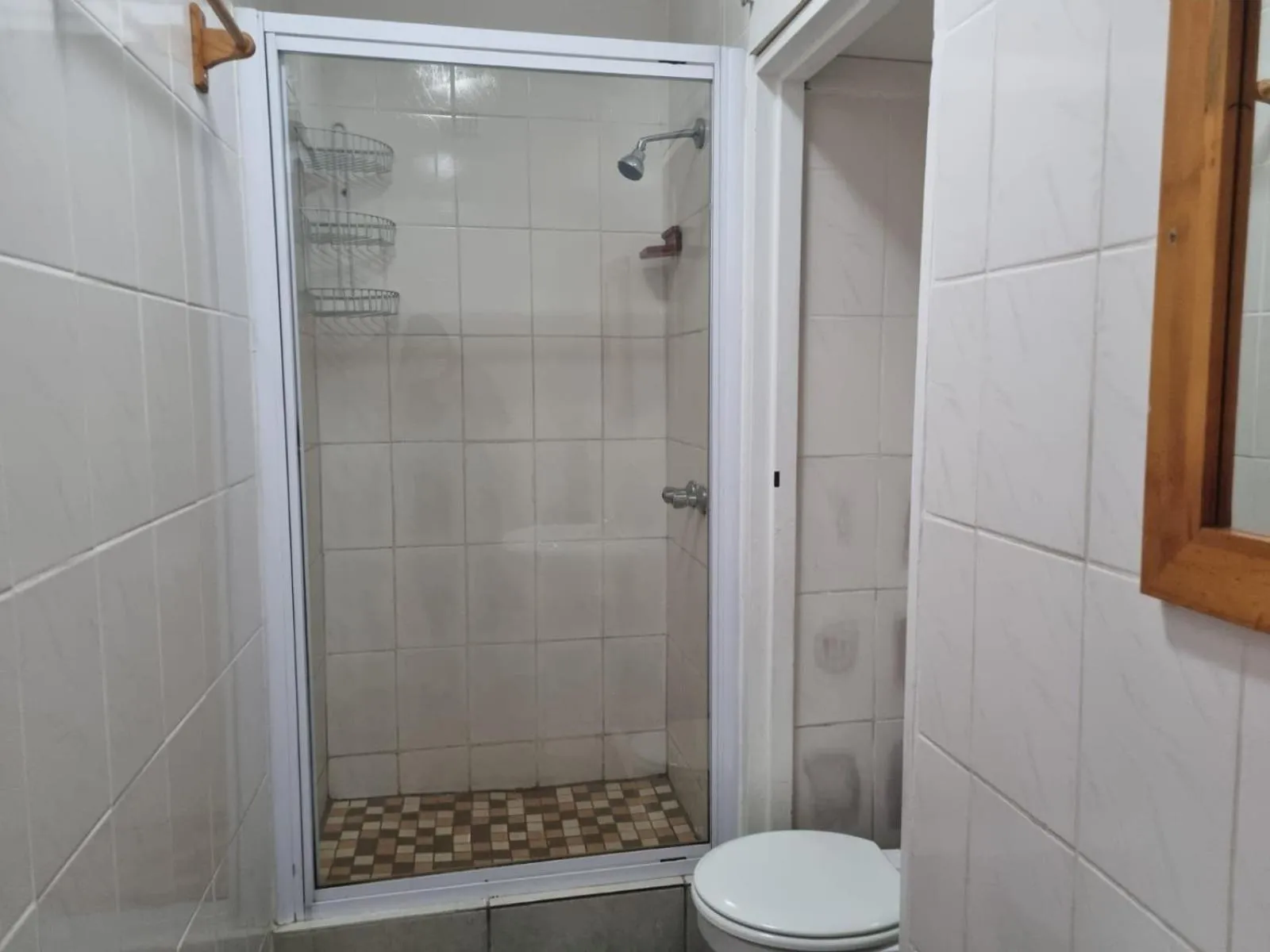 Shower in Emerald Guesthouse