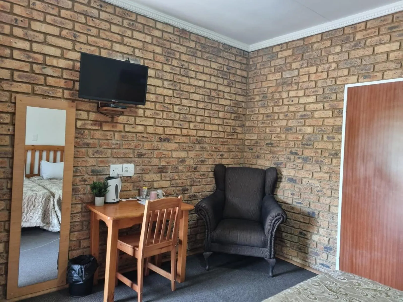 Coffee/tea facilities in Emerald Guesthouse