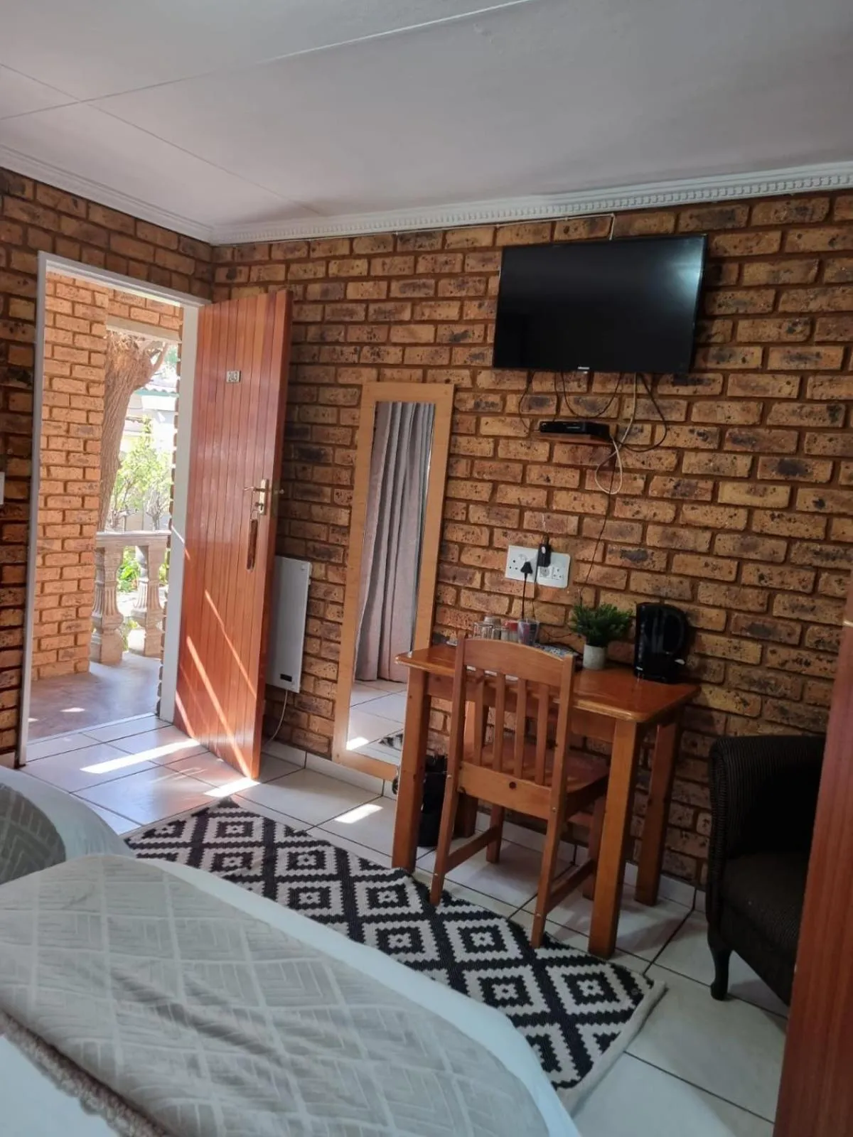 Coffee/tea facilities in Emerald Guesthouse