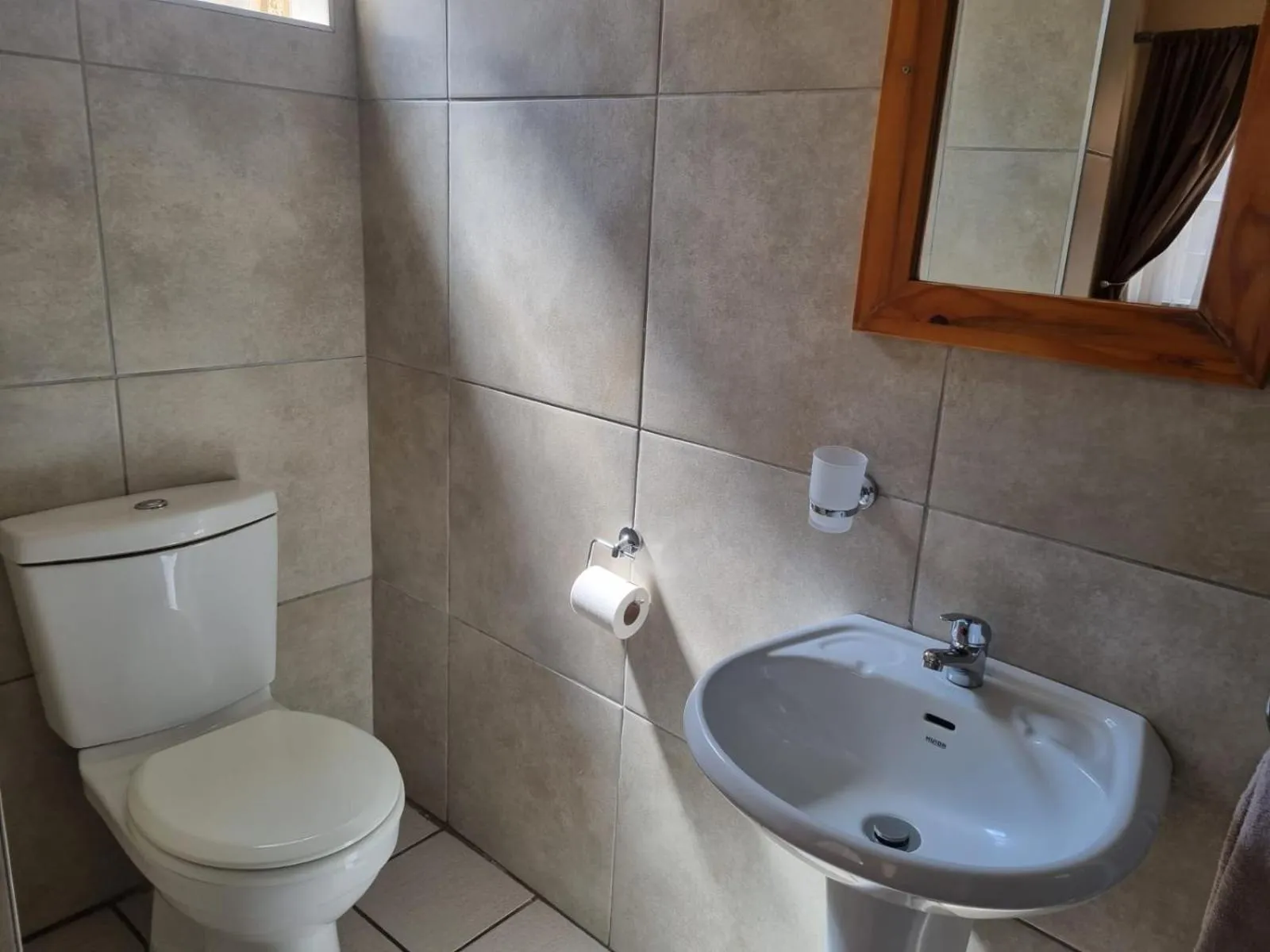 Toilet in Emerald Guesthouse