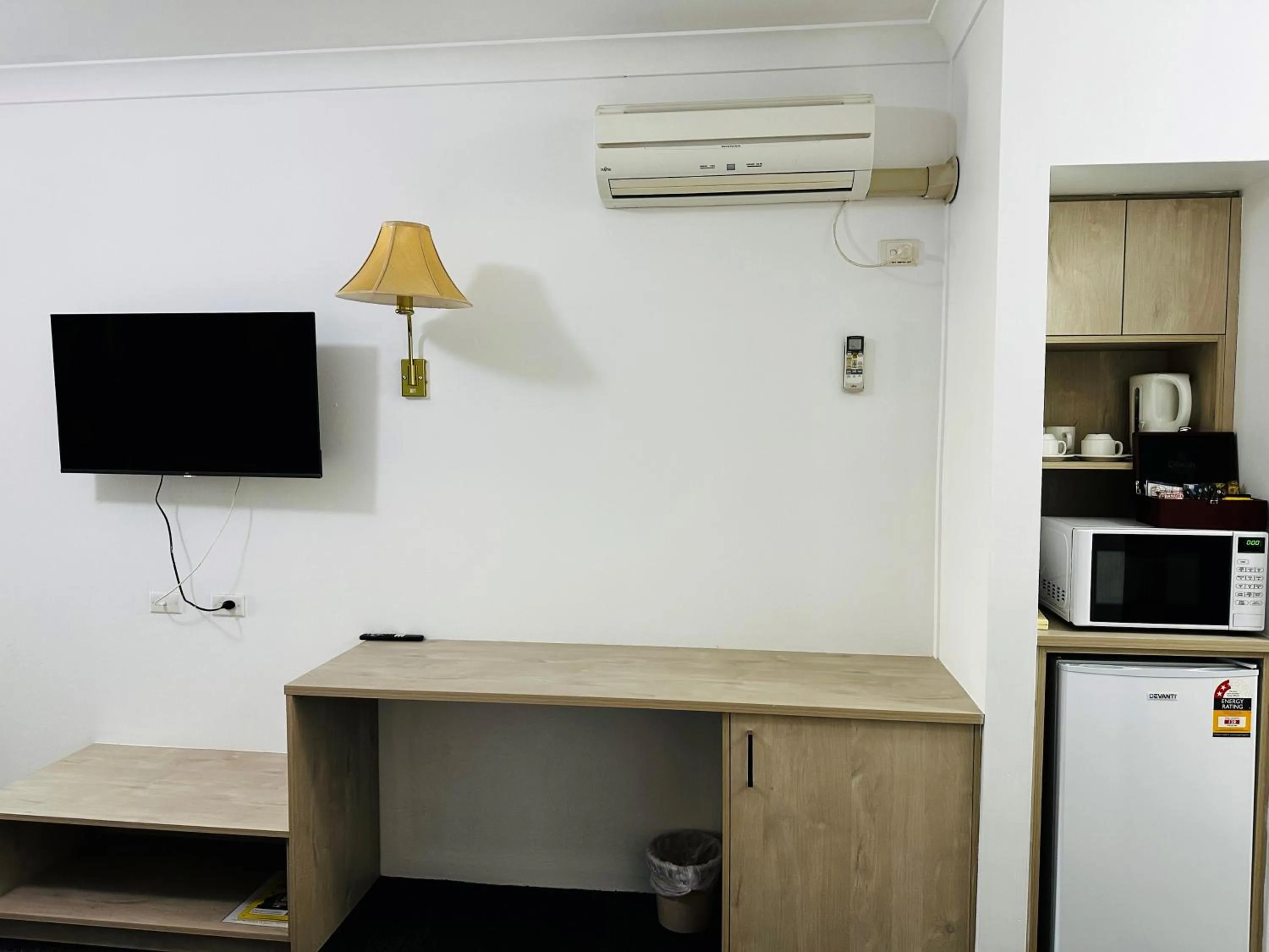 Bedroom in Oxley Motel