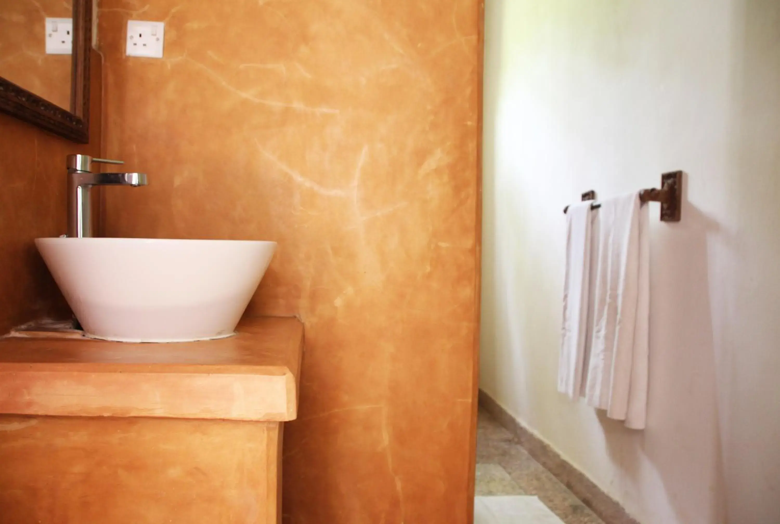 Double Room with Private External Bathroom in Hiliki House Double Room with Private External Bathroom in Hiliki House