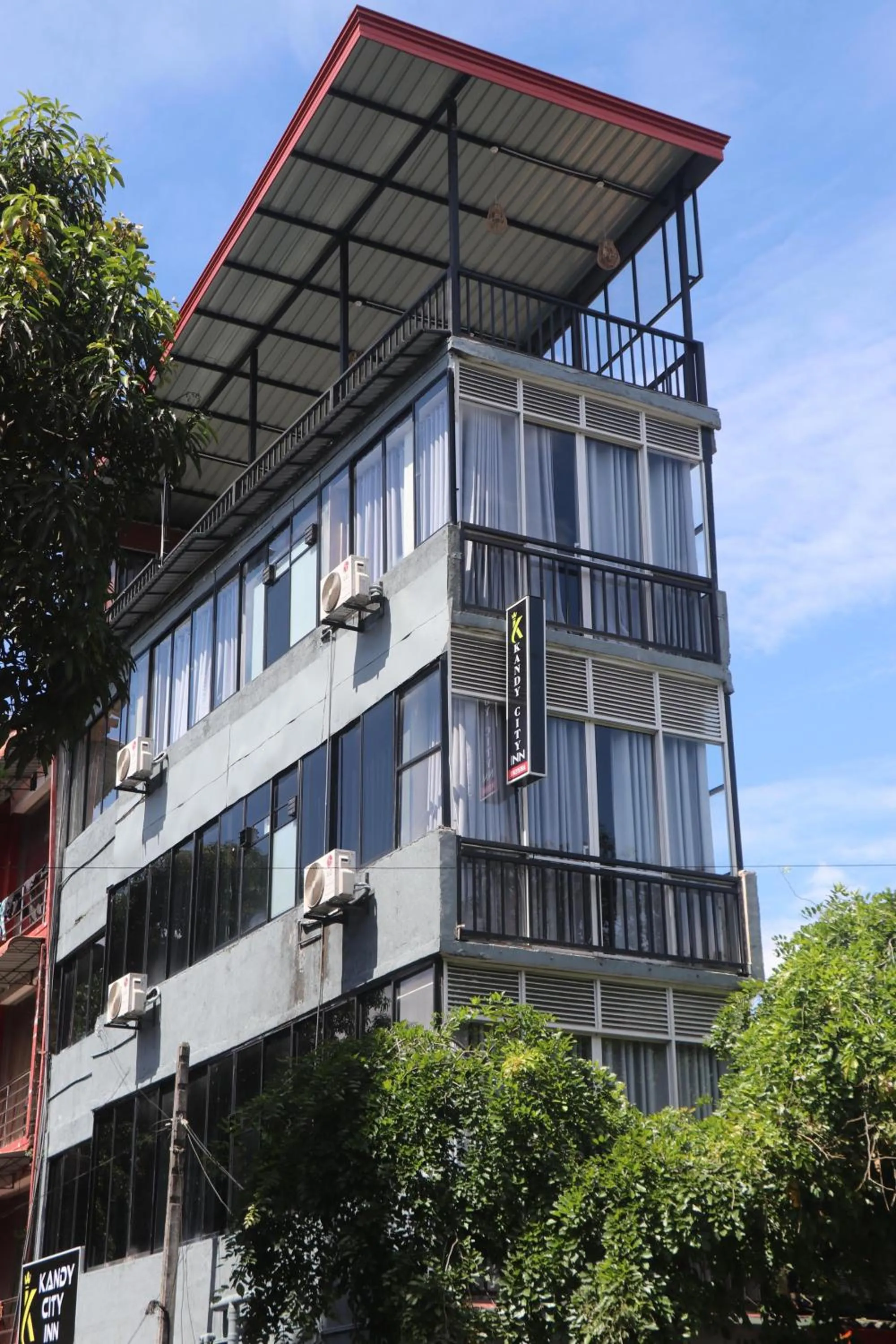 Property building in Kandy City Inn
