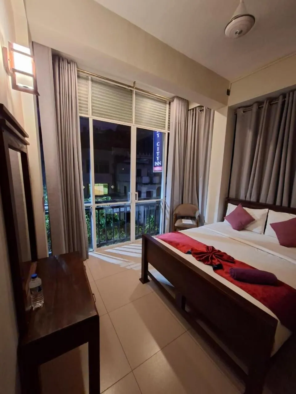 Bed in Kandy City Inn