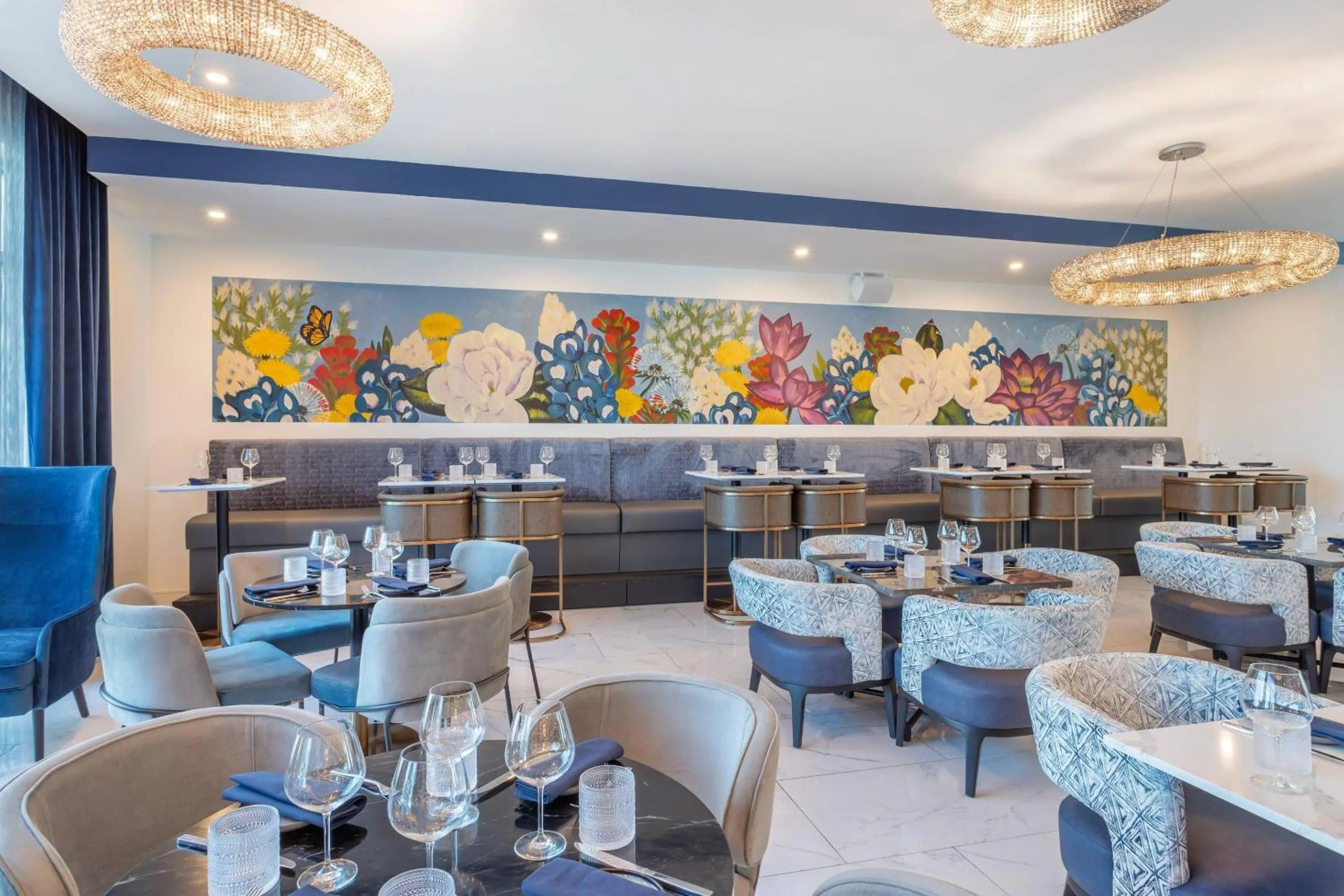 Restaurant/places to eat in Cambria Hotel Waco University Riverfront