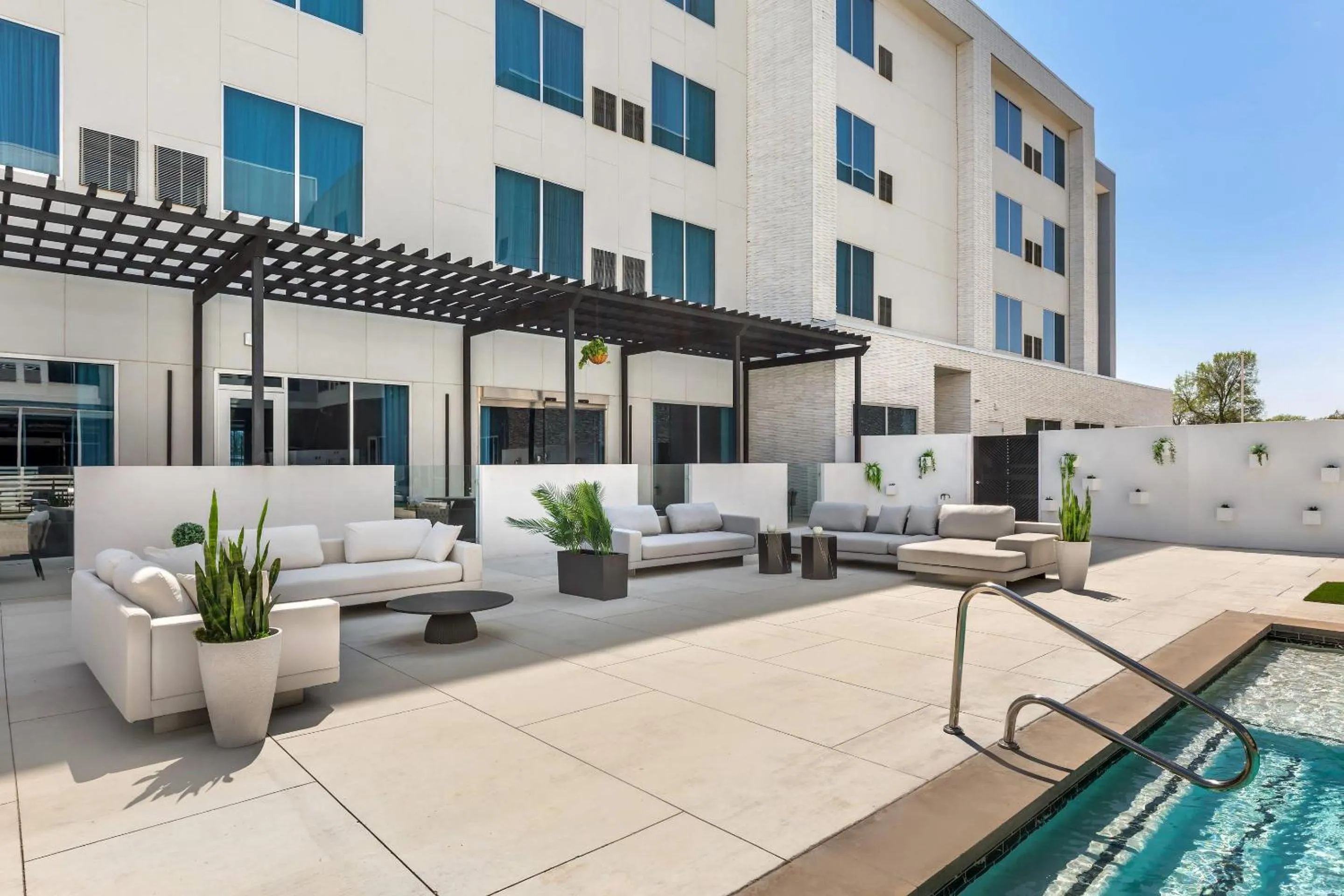 Swimming pool in Cambria Hotel Waco University Riverfront