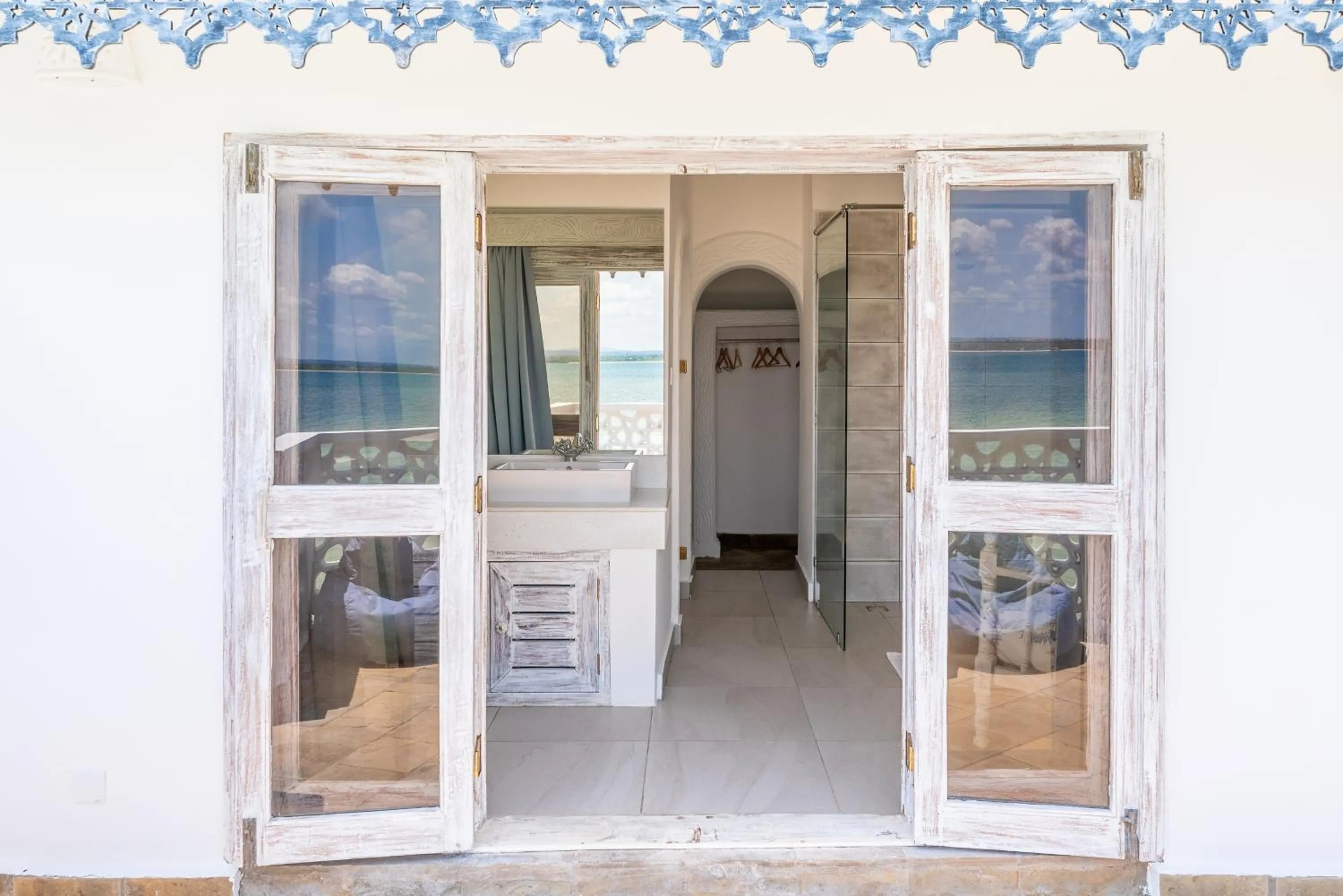 Shower in Chale Island Resort
